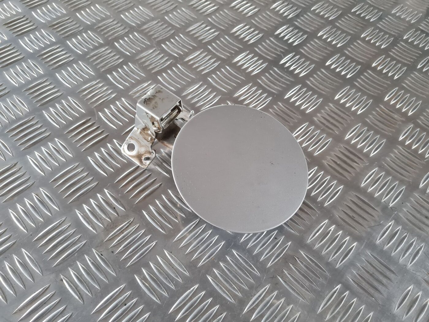 Degvielas tvertnes vāks priekš SAAB 9-5 1999 1 Degvielas tvertnes vāks priekš SAAB 9-5 1999