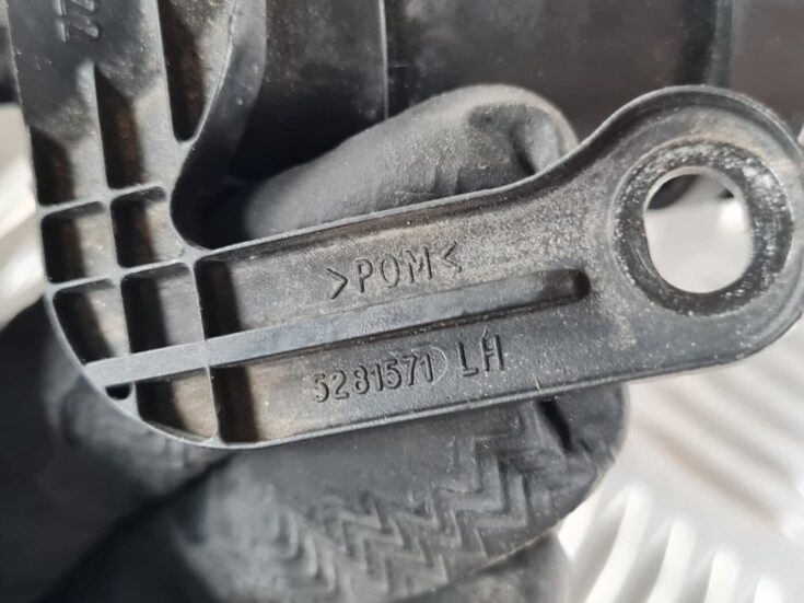 Lukturu mazgātāja sprausla priekš SAAB 9-5 1999