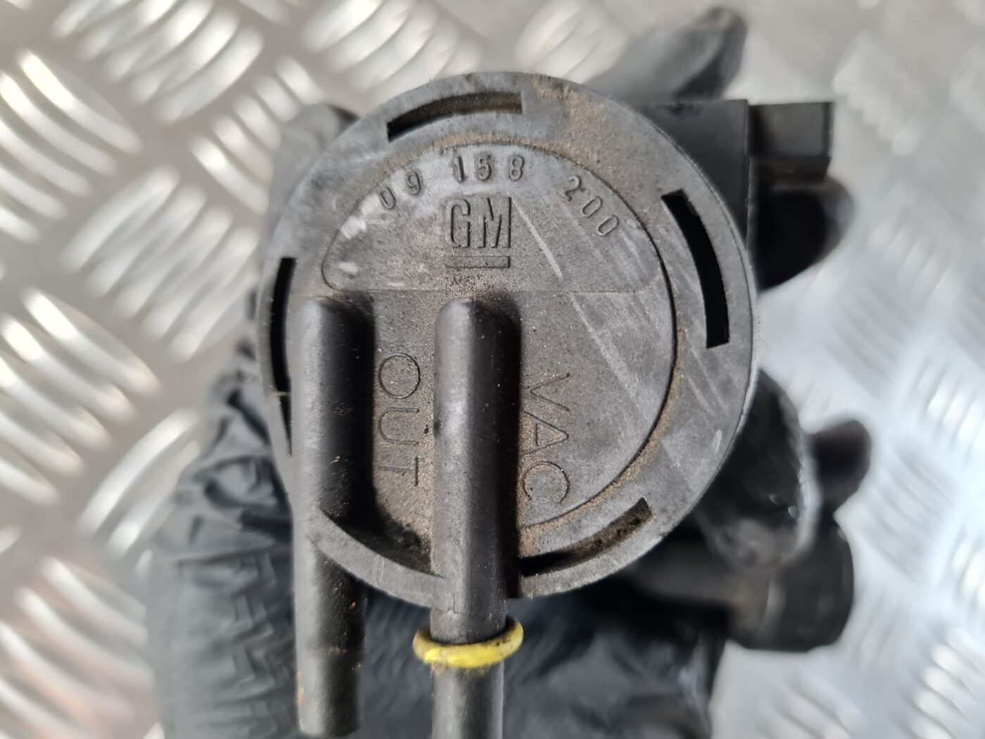 Solenoīda vakuuma vārsts priekš SAAB 9-5 1999 3 Solenoīda vakuuma vārsts priekš SAAB 9-5 1999