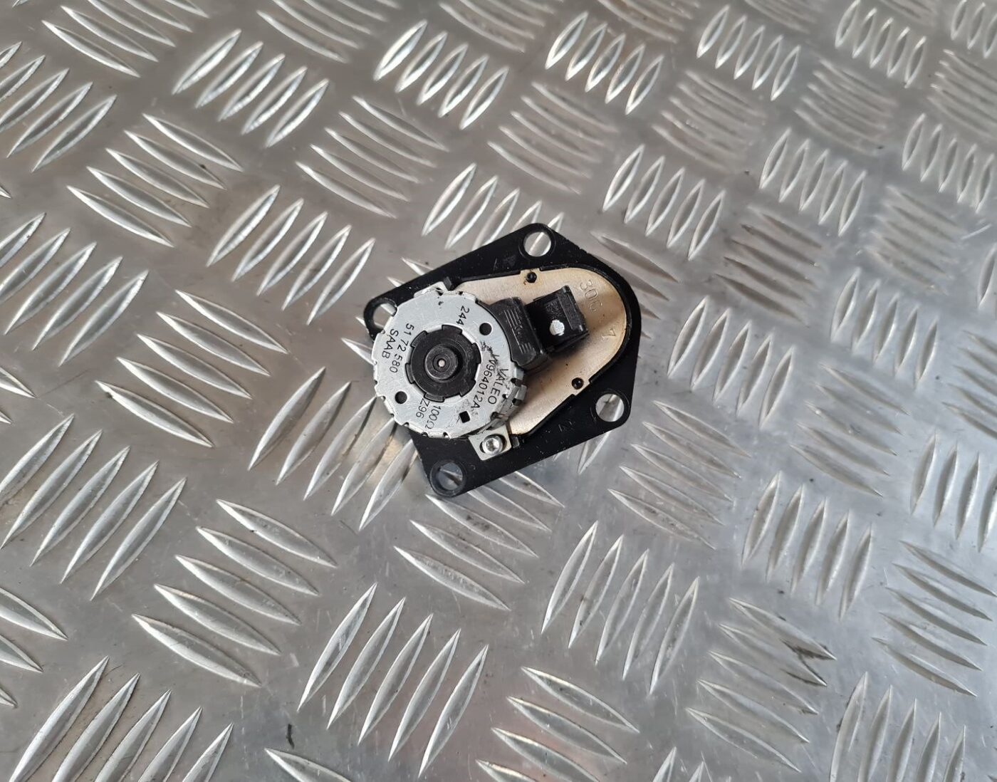 Apsildes sistēmas aktuators priekš SAAB 9-5 1999 1 Apsildes sistēmas aktuators priekš SAAB 9-5 1999