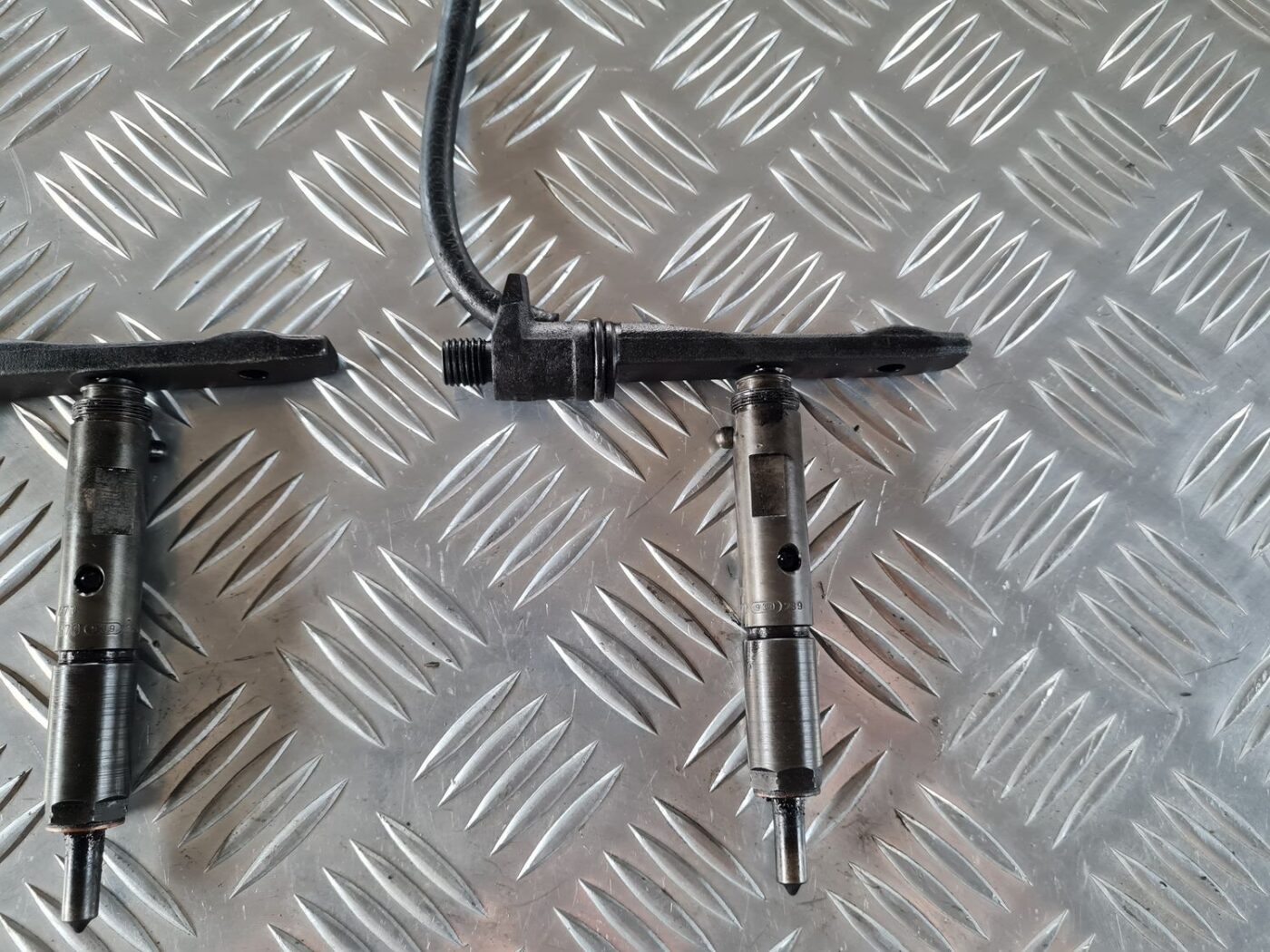 Degvielas smidzinātājs priekš SAAB 9-5 1999 6 Degvielas smidzinātājs priekš SAAB 9-5 1999