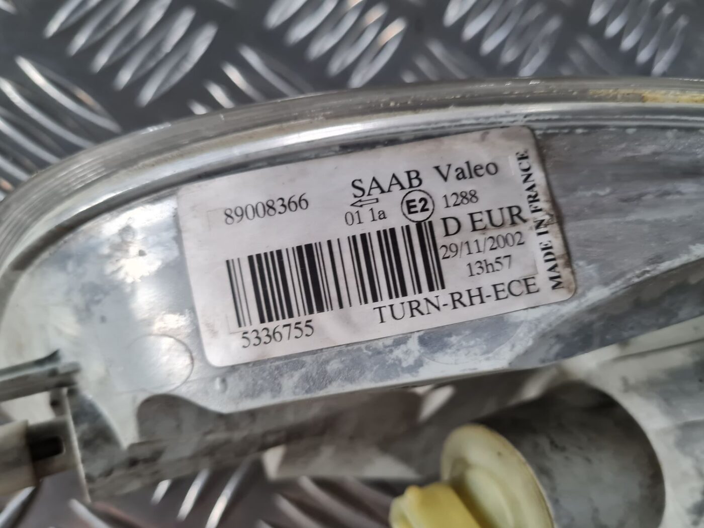 Pagrieziena signala lukturis priekš SAAB 9-5 1999 5 Pagrieziena signala lukturis priekš SAAB 9-5 1999