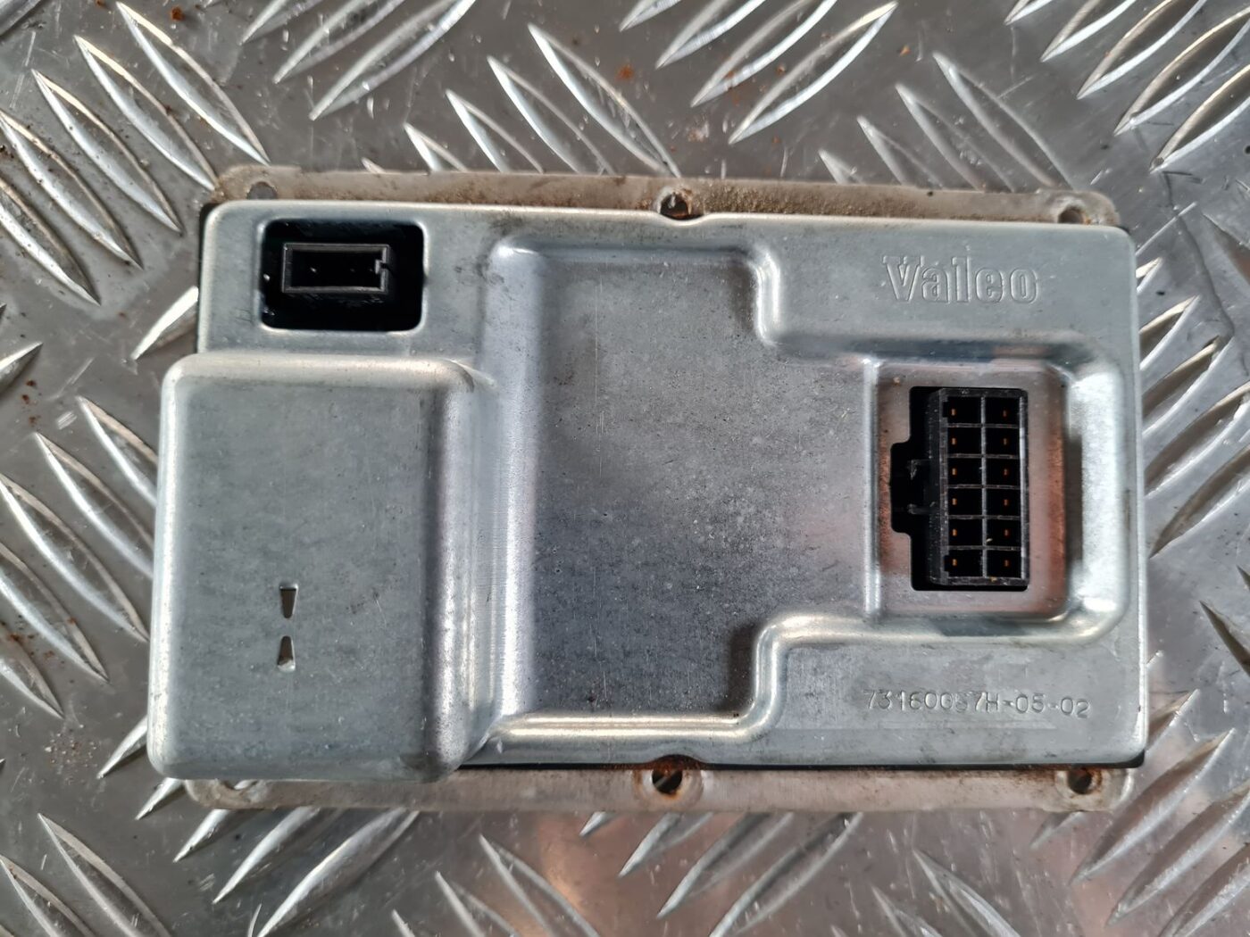 Ksenona vadības bloks priekš SAAB 9-5 1999 3 Ksenona vadības bloks priekš SAAB 9-5 1999