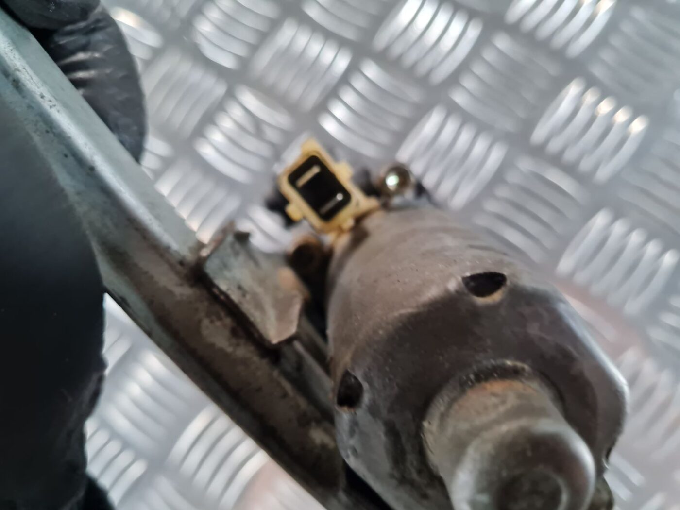 Stikla pacelšanas mehānisms aizmugurējais labais priekš SAAB 9-5 1999 3 Stikla pacelšanas mehānisms aizmugurējais labais priekš SAAB 9-5 1999