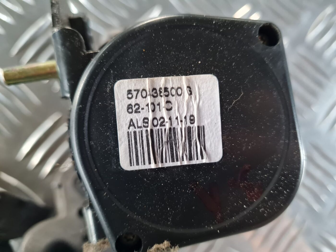 Aizmugurējā kreisa drošības josta priekš SAAB 9-5 1999 2 Aizmugurējā kreisa drošības josta priekš SAAB 9-5 1999