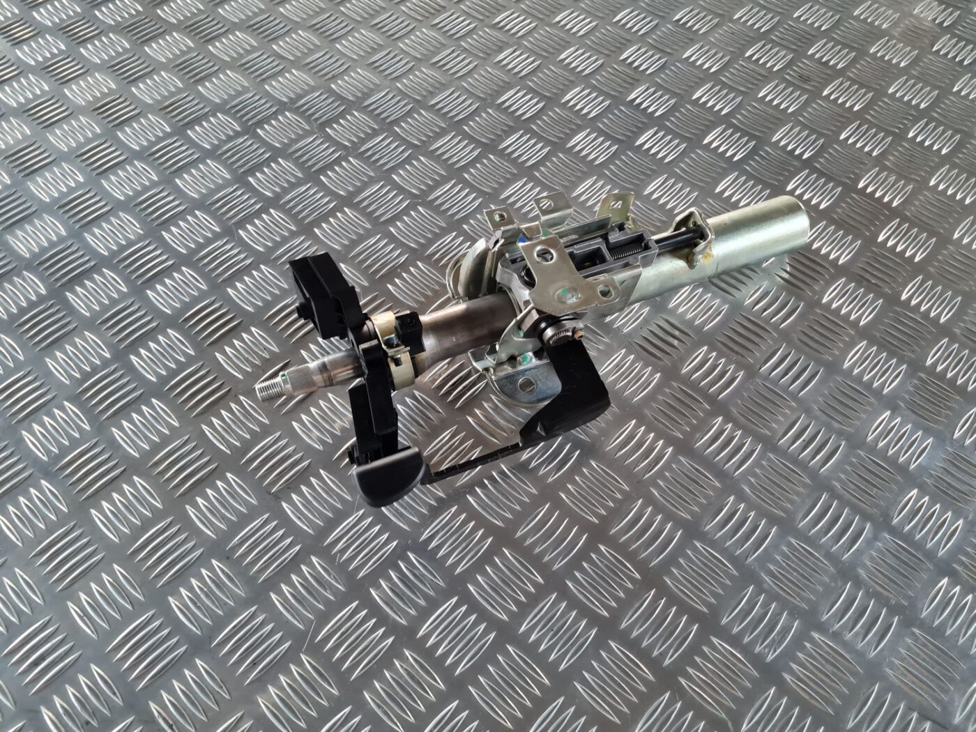 Stūres statne priekš SAAB 9-5 1999 1 Stūres statne priekš SAAB 9-5 1999