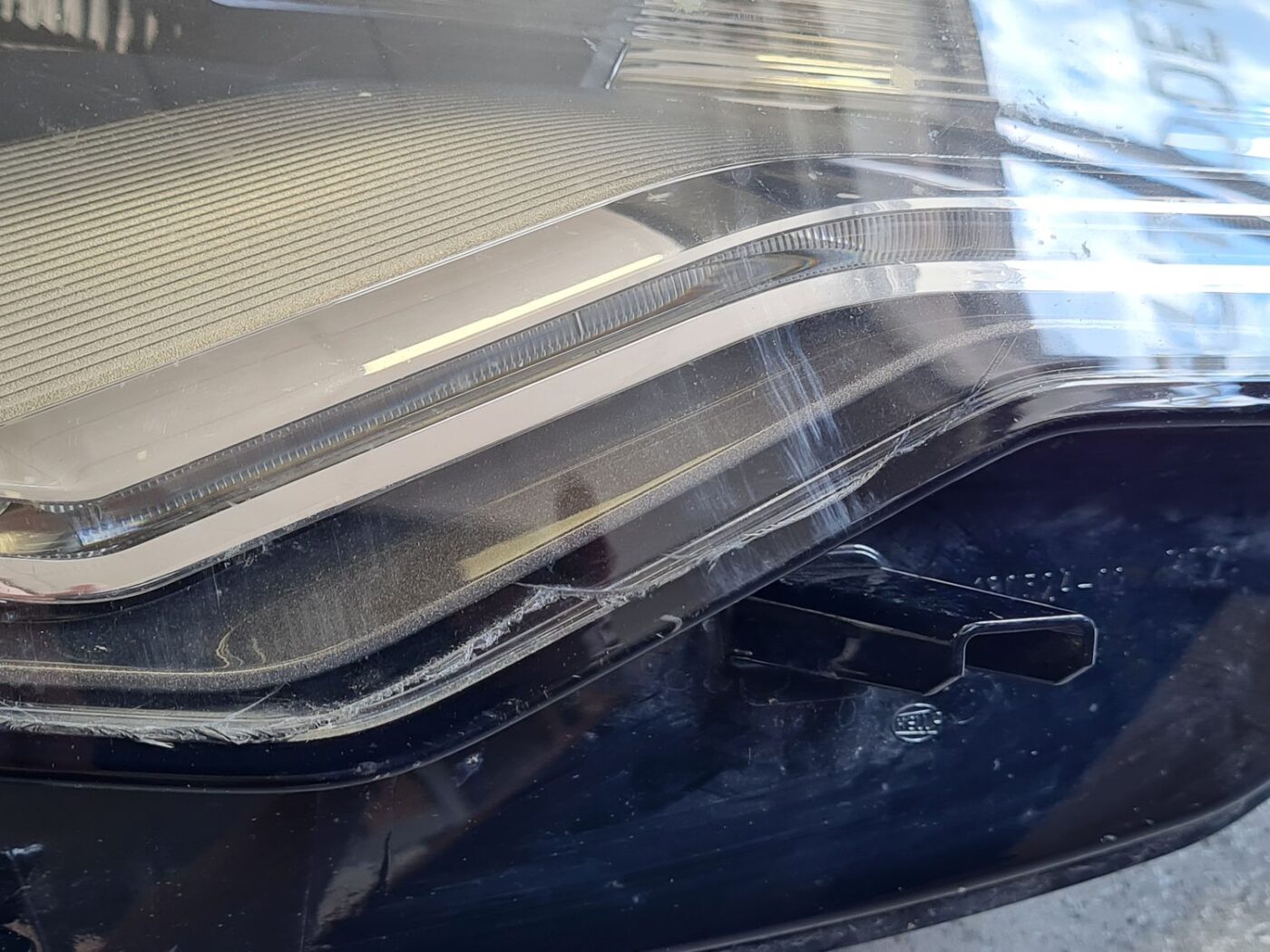 Priekšējais labais lukturis priekš AUDI A6 C7 2011-2016 12 Priekšējais labais lukturis priekš AUDI A6 C7 2011-2016