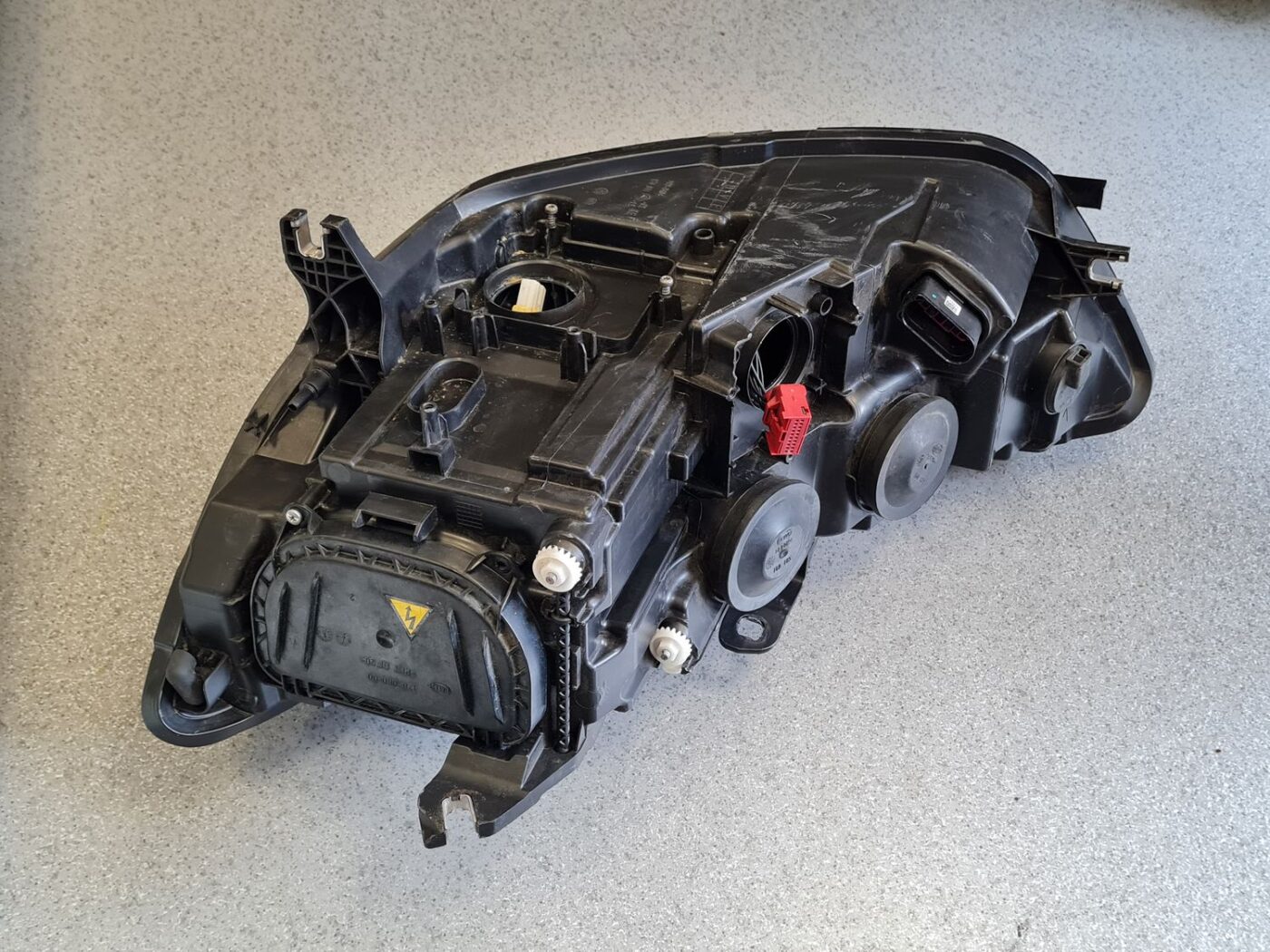 Priekšējais labais lukturis priekš AUDI A6 C7 2011-2016 9 Priekšējais labais lukturis priekš AUDI A6 C7 2011-2016