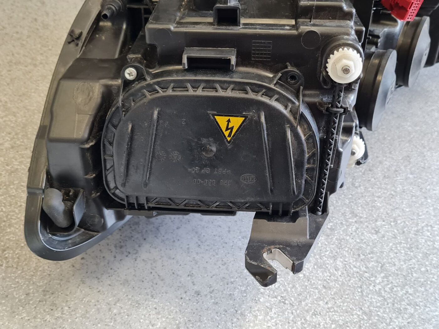 Priekšējais labais lukturis priekš AUDI A6 C7 2011-2016 8 Priekšējais labais lukturis priekš AUDI A6 C7 2011-2016