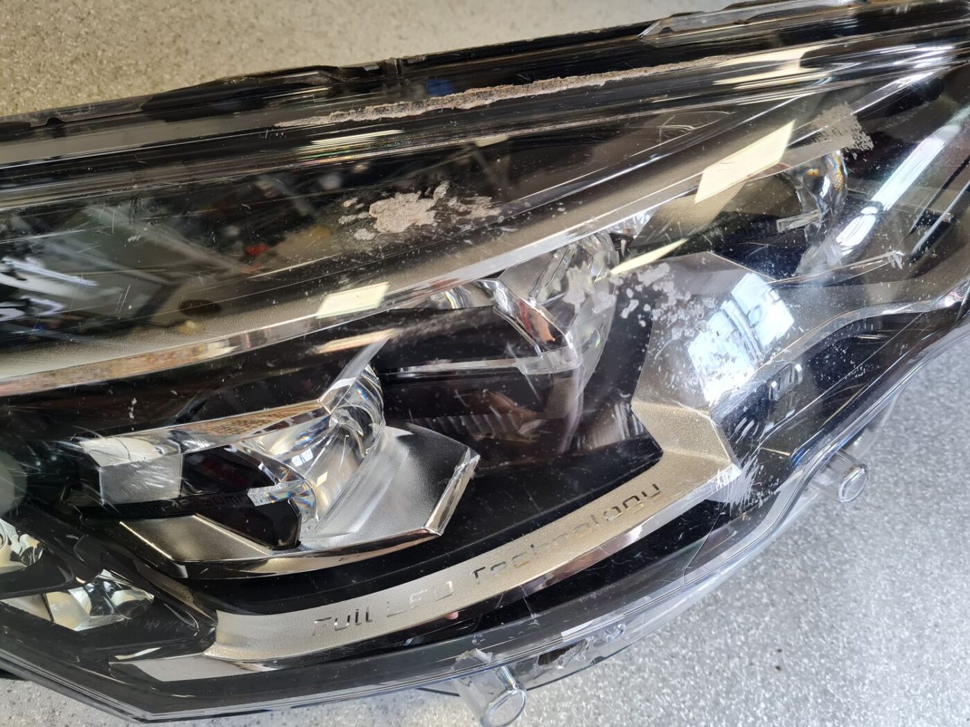 Priekšējais labais lukturis priekš PEUGEOT 508 2015-2017 27 Priekšējais labais lukturis priekš PEUGEOT 508 2015-2017