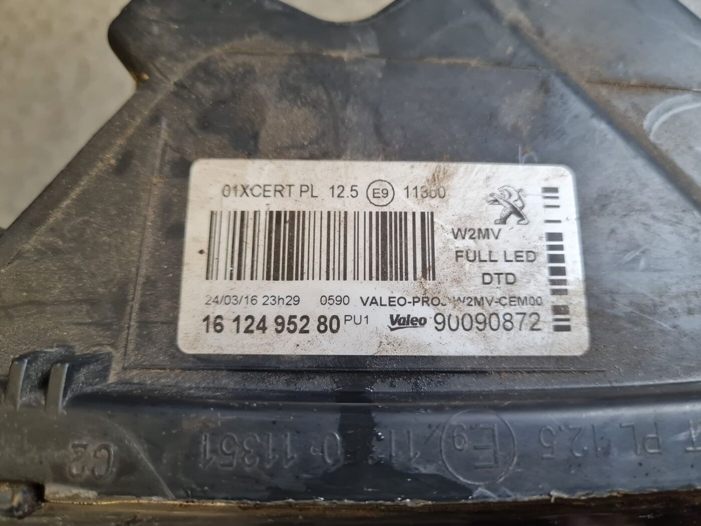 Priekšējais labais lukturis priekš PEUGEOT 508 2015-2017 16 Priekšējais labais lukturis priekš PEUGEOT 508 2015-2017