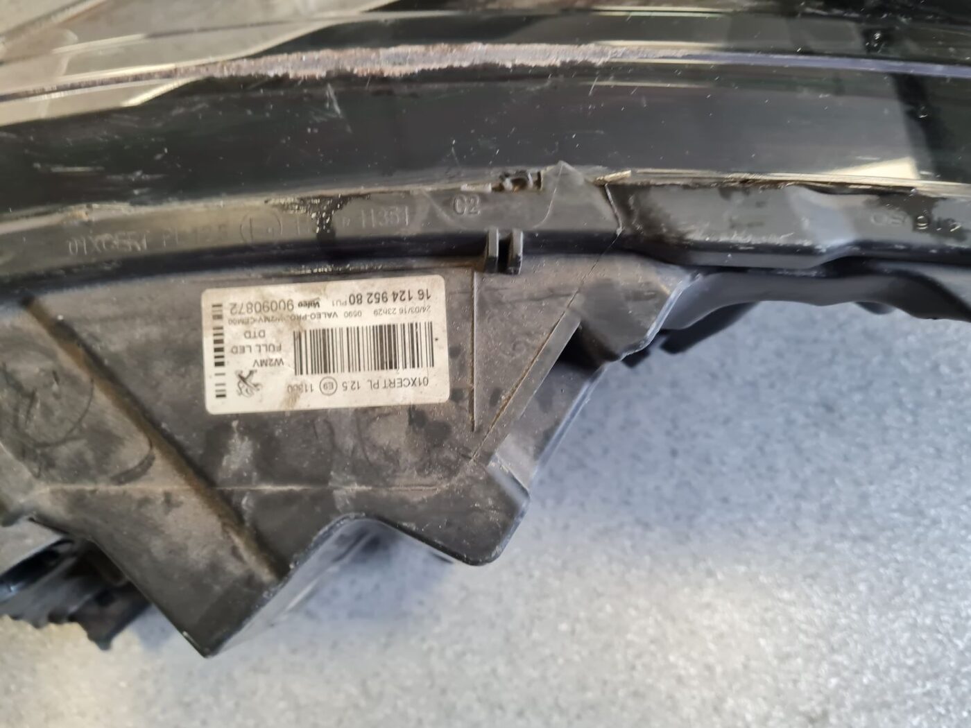 Priekšējais labais lukturis priekš PEUGEOT 508 2015-2017 15 Priekšējais labais lukturis priekš PEUGEOT 508 2015-2017