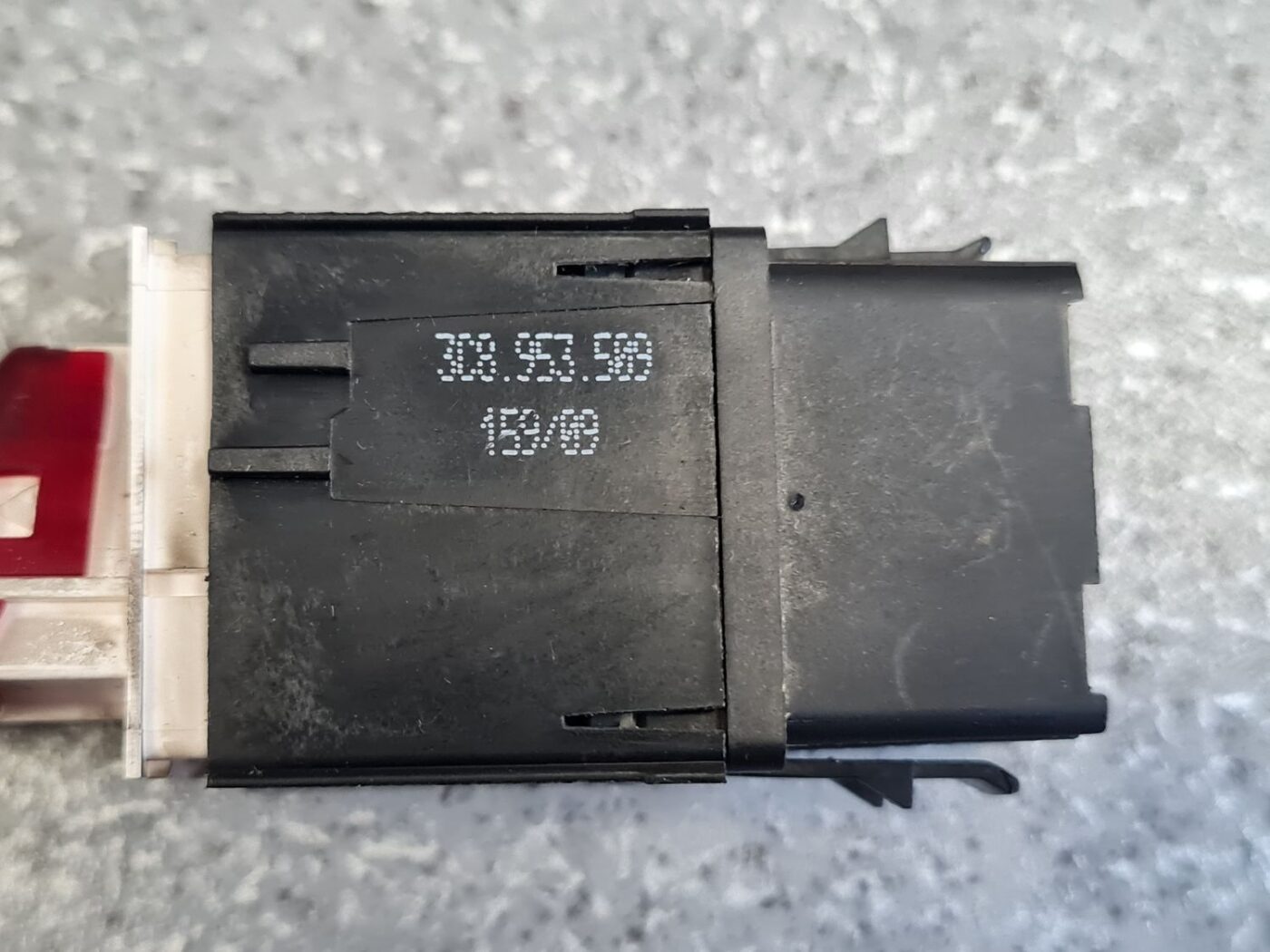 Trauksmes poga priekš VW PASSAT B6 2006 ANGL. UNIVERSAL 4 Trauksmes poga priekš VW PASSAT B6 2006 ANGL. UNIVERSAL