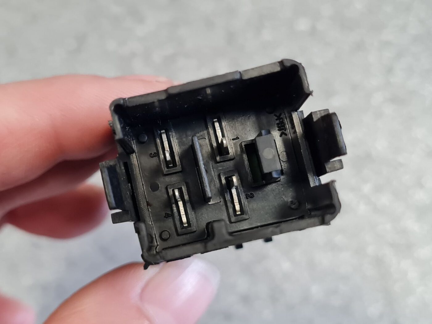 Trauksmes poga priekš VW PASSAT B6 2006 ANGL. UNIVERSAL 3 Trauksmes poga priekš VW PASSAT B6 2006 ANGL. UNIVERSAL