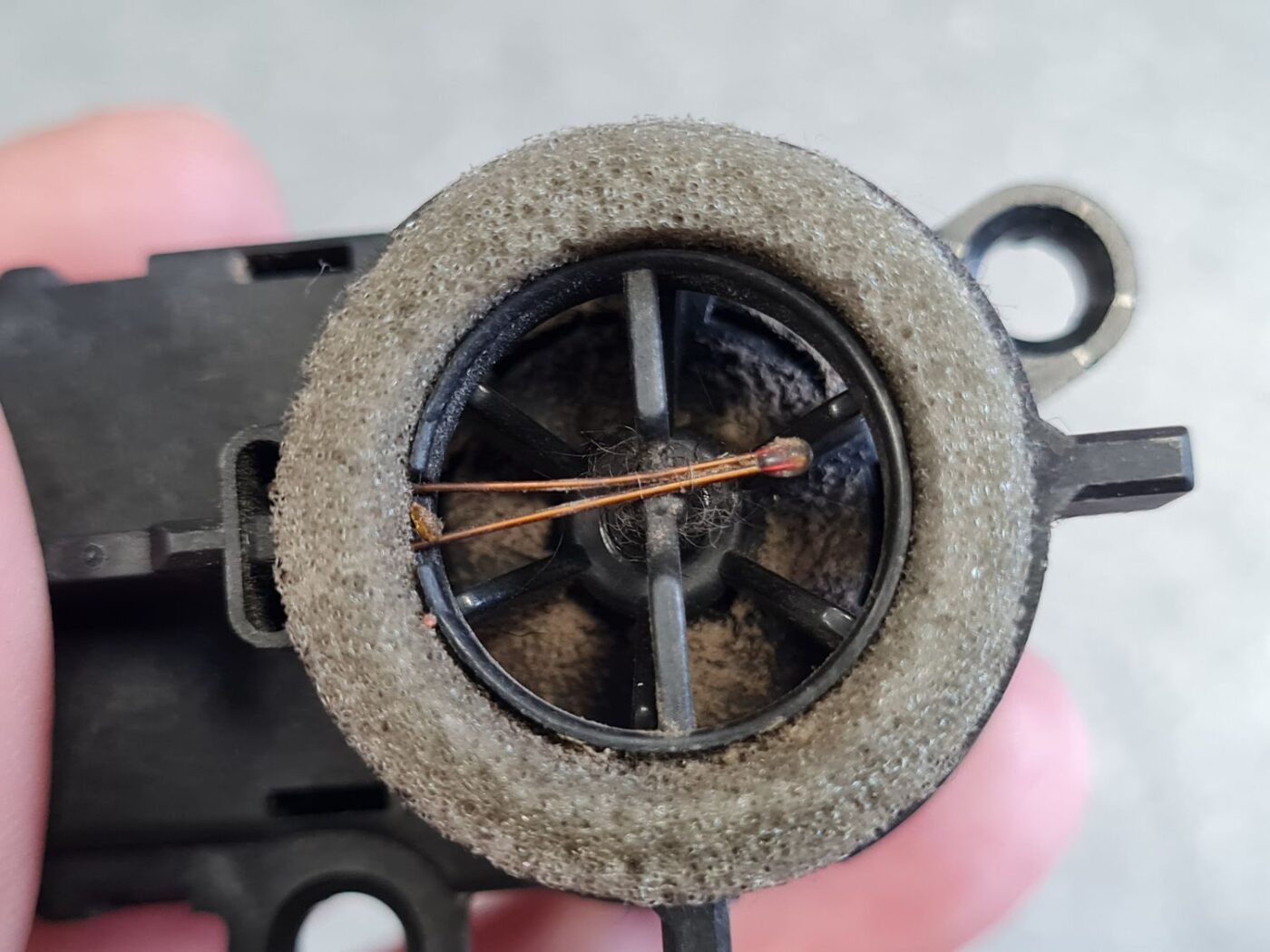 Temperatūras devejs priekš VOLVO V70 2009 3 Temperatūras devejs priekš VOLVO V70 2009