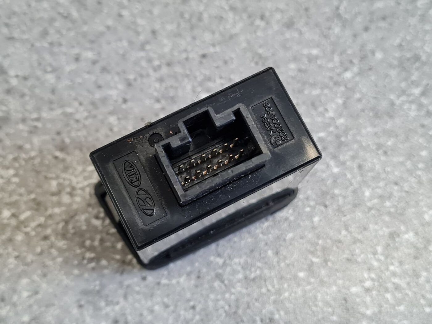 USB/AUX adapteris priekš KIA CEED 2007 5 USB/AUX adapteris priekš KIA CEED 2007