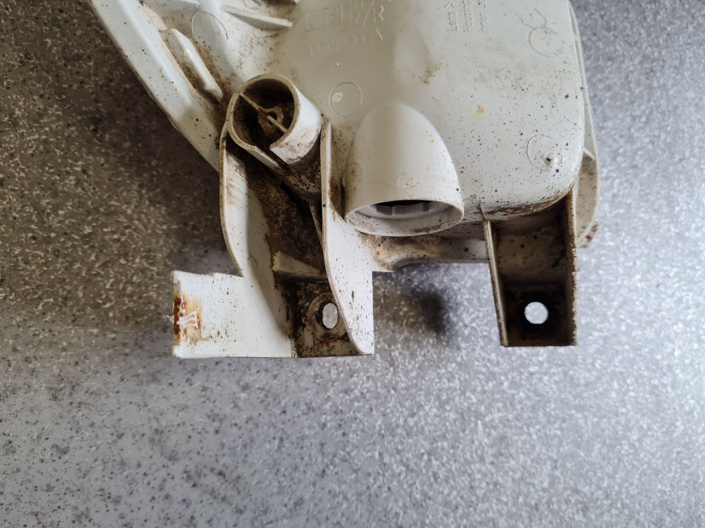 Miglas lukturis aizmugurē labā pusē priekš TOYOTA RAV 4 2006 5 Miglas lukturis aizmugurē labā pusē priekš TOYOTA RAV 4 2006