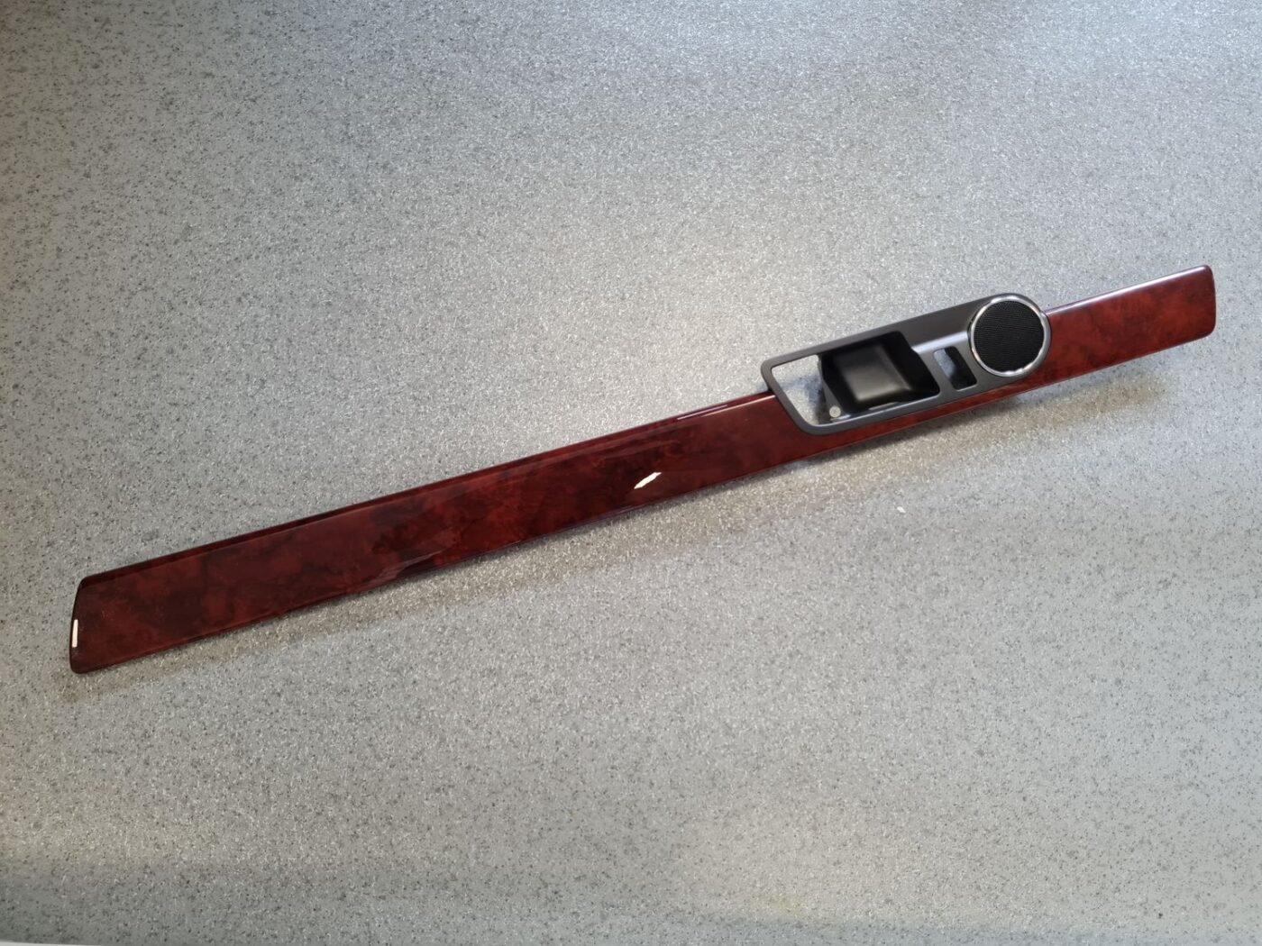 Durvju apdares uzlika priekš VW PHAETON 2005 2 Durvju apdares uzlika priekš VW PHAETON 2005