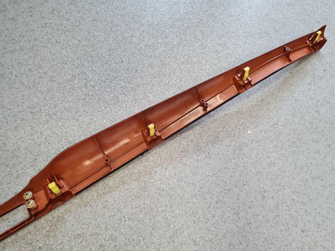 Mērinstrumentu paneļa dekoratīvā uzlika priekš TOYOTA AVENSIS 2004 5 Mērinstrumentu paneļa dekoratīvā uzlika priekš TOYOTA AVENSIS 2004