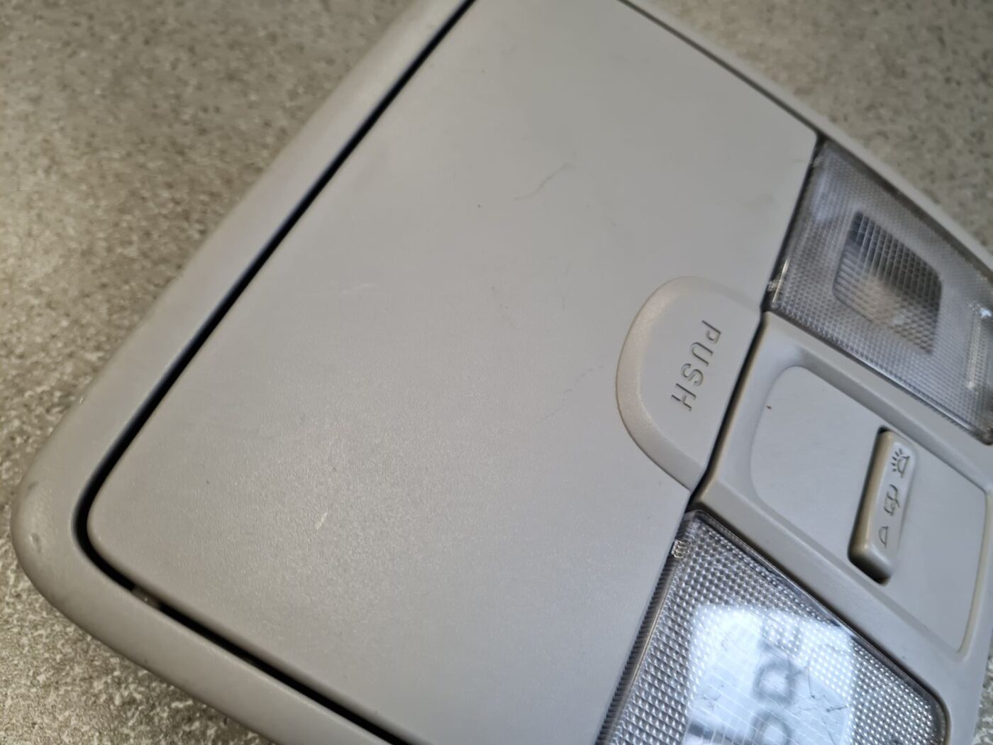 Salona apgaismojuma panelis priekš HYUNDAI I30 2012 9 Salona apgaismojuma panelis priekš HYUNDAI I30 2012