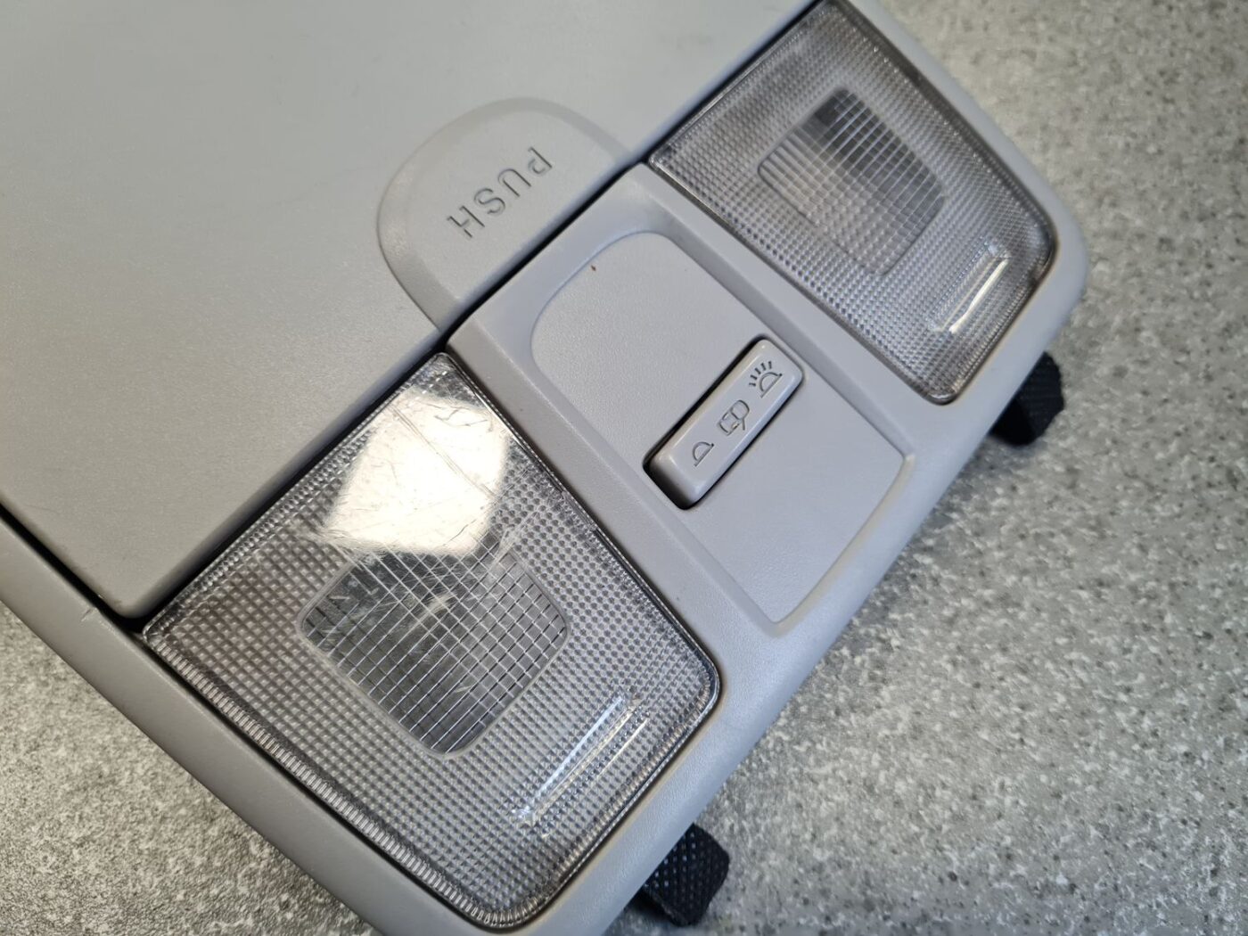 Salona apgaismojuma panelis priekš HYUNDAI I30 2012 8 Salona apgaismojuma panelis priekš HYUNDAI I30 2012