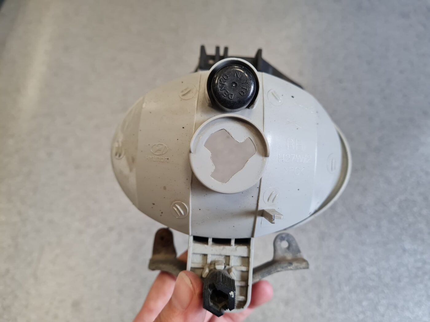 Miglas lukturis priekšā labajā pusē priekš Hyundai Santa Fe 2006-2012 6 Miglas lukturis priekšā labajā pusē priekš Hyundai Santa Fe 2006-2012