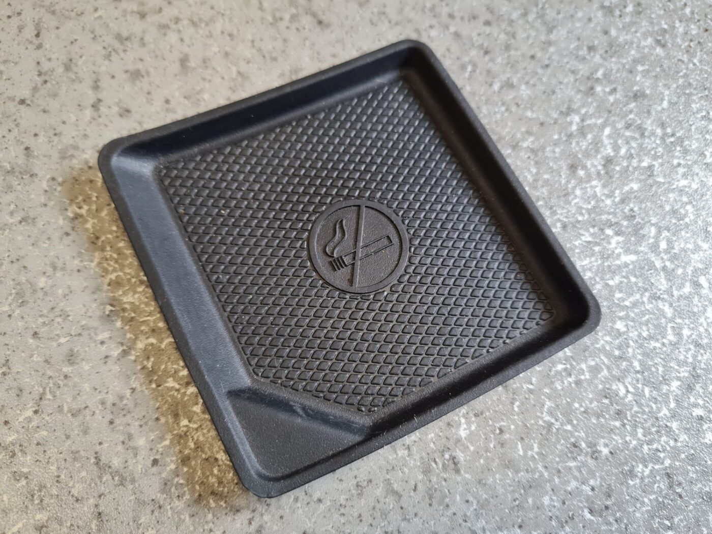 Mantu glabāšanas nodalījuma paklājs priekš MERCEDES BENZ ML280 2008 OBSIDIAN BLACK 2 Mantu glabāšanas nodalījuma paklājs priekš MERCEDES BENZ ML280 2008 OBSIDIAN BLACK