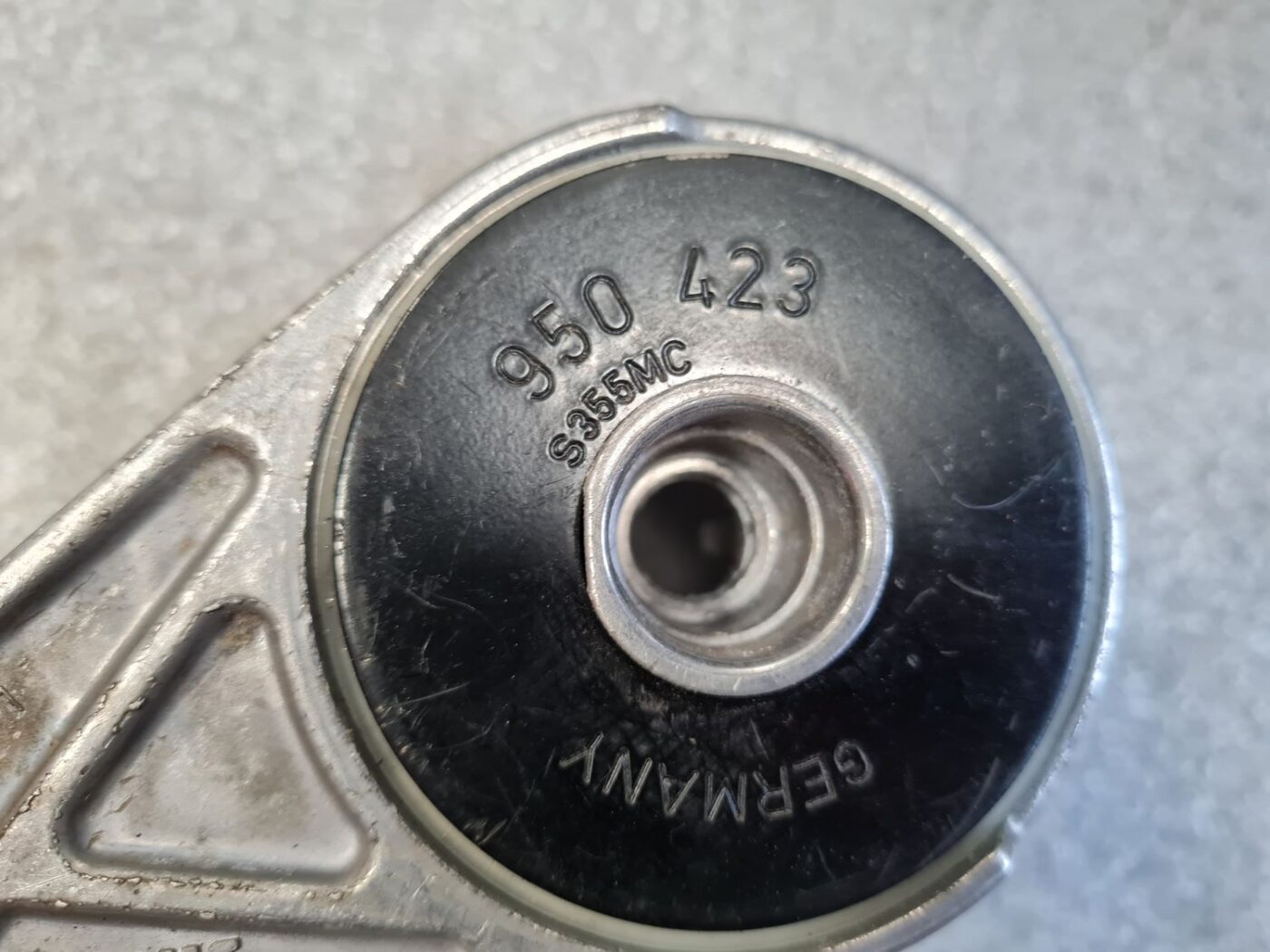 Spriegotājrullītis priekš VOLVO V70 1997 2 Spriegotājrullītis priekš VOLVO V70 1997