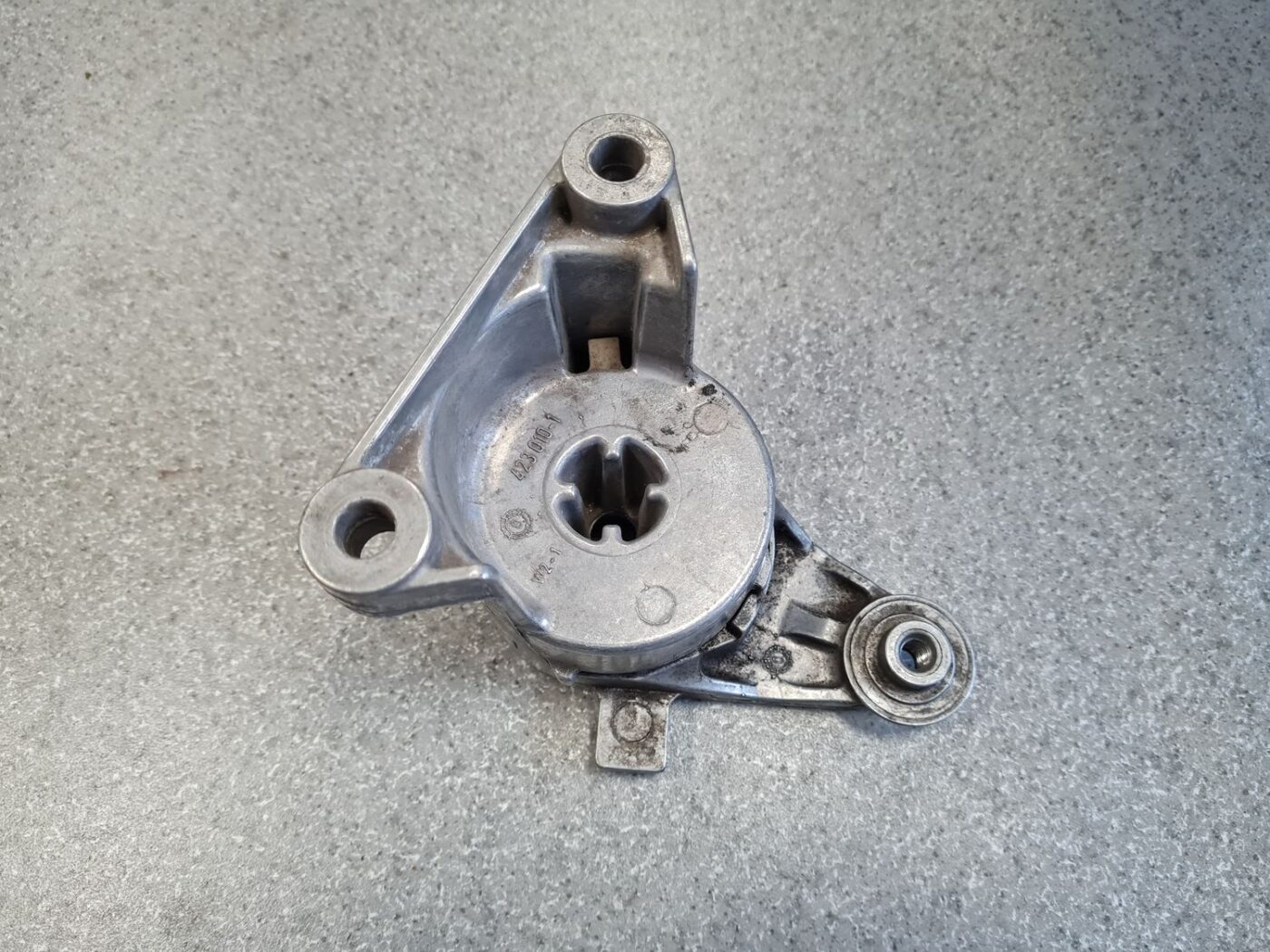 Spriegotājrullītis priekš VOLVO V70 1997 4 Spriegotājrullītis priekš VOLVO V70 1997