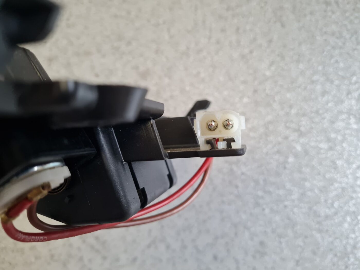 Pelnu trauks priekš BMW 525 E60 2006 OLIVE 6 Pelnu trauks priekš BMW 525 E60 2006 OLIVE