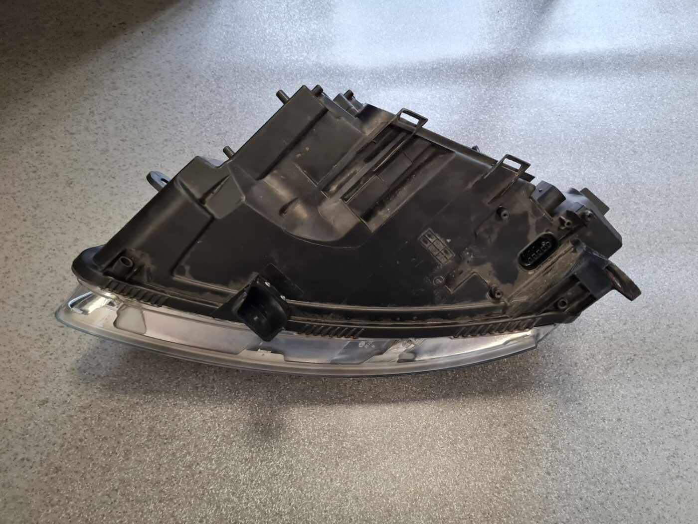 Priekšējais labais lukturis priekš AUDI A6 AVANT 2006 6 Priekšējais labais lukturis priekš AUDI A6 AVANT 2006