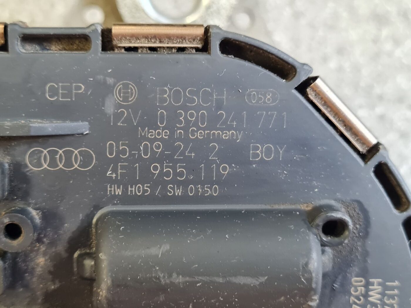 Vējstikla tīrīšanas mehānisms priekš AUDI A6 AVANT 2007 QUATTRO 8 Vējstikla tīrīšanas mehānisms priekš AUDI A6 AVANT 2007 QUATTRO