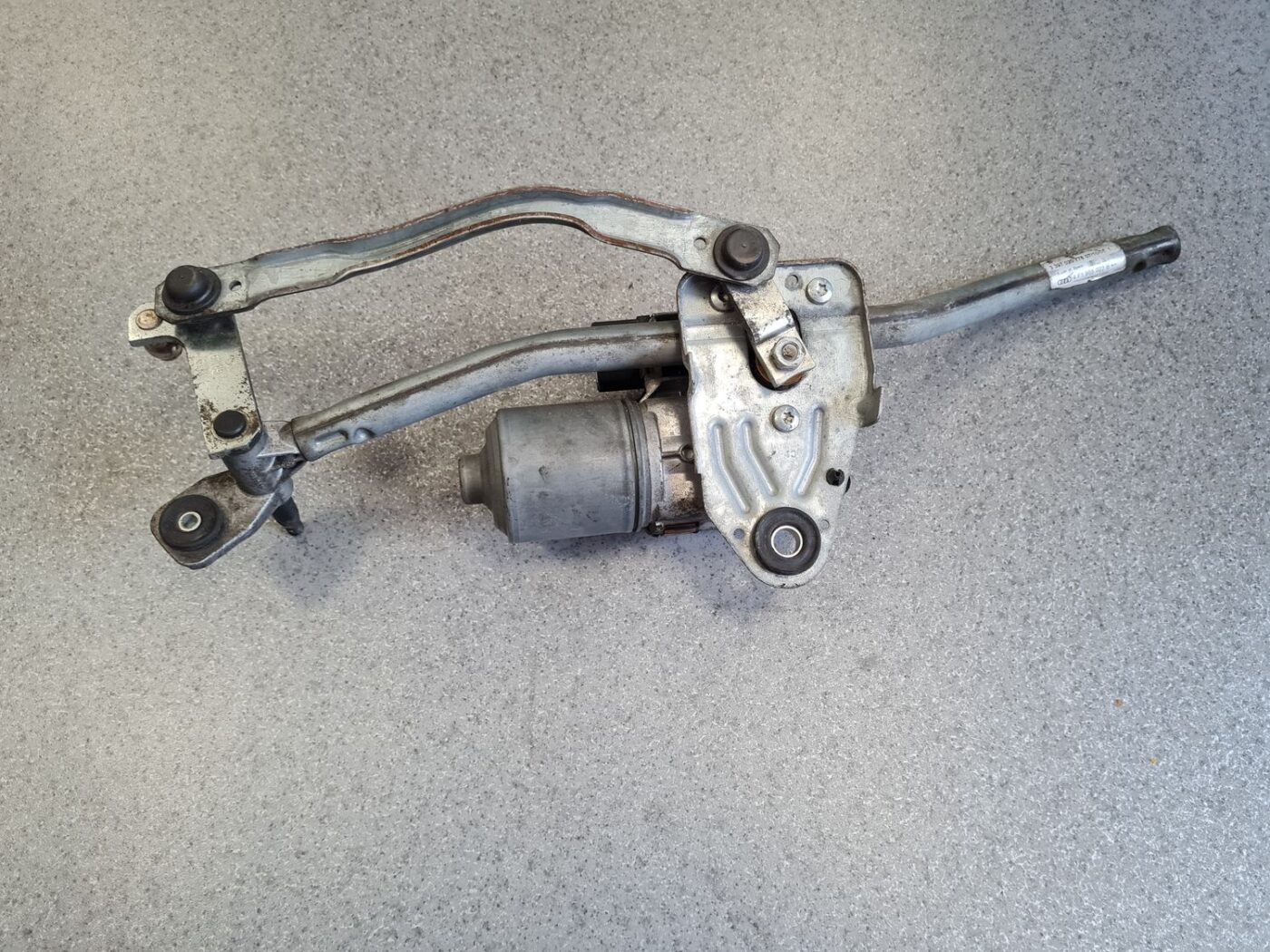 Vējstikla tīrīšanas mehānisms priekš AUDI A6 AVANT 2007 QUATTRO 4 Vējstikla tīrīšanas mehānisms priekš AUDI A6 AVANT 2007 QUATTRO