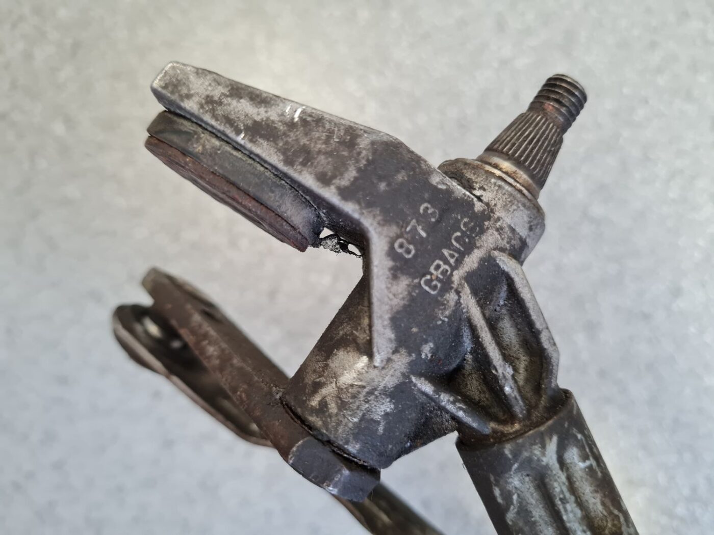 Vējstikla tīrīšanas mehānisms priekš VW PASSAT 2004 UNIVERSAL GREY 9 Vējstikla tīrīšanas mehānisms priekš VW PASSAT 2004 UNIVERSAL GREY