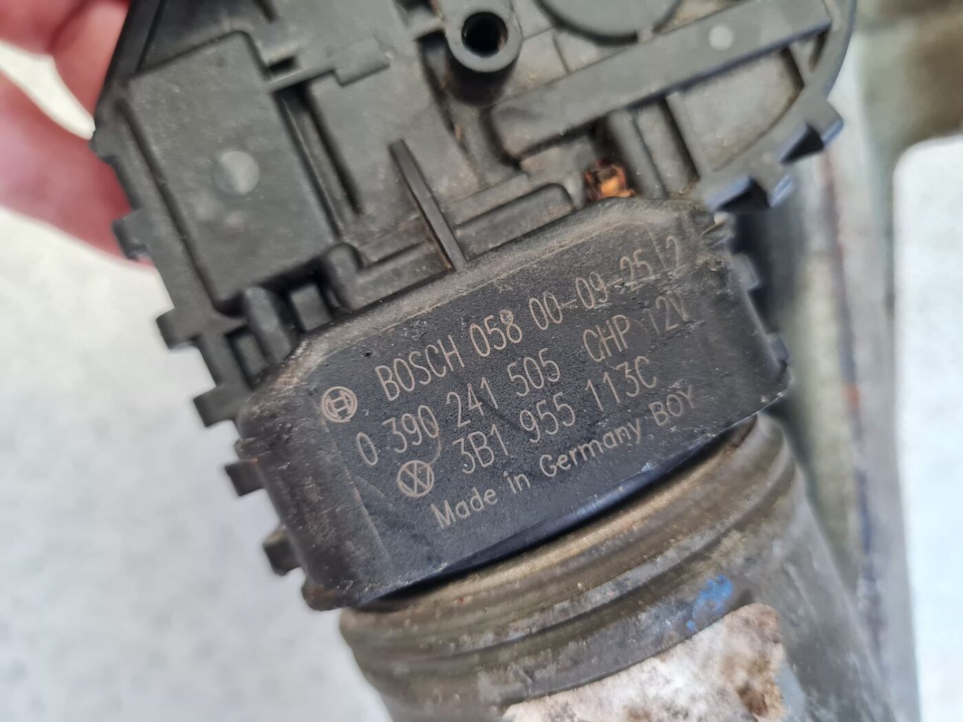 Vējstikla tīrīšanas mehānisms priekš VW PASSAT 2004 UNIVERSAL GREY 7 Vējstikla tīrīšanas mehānisms priekš VW PASSAT 2004 UNIVERSAL GREY