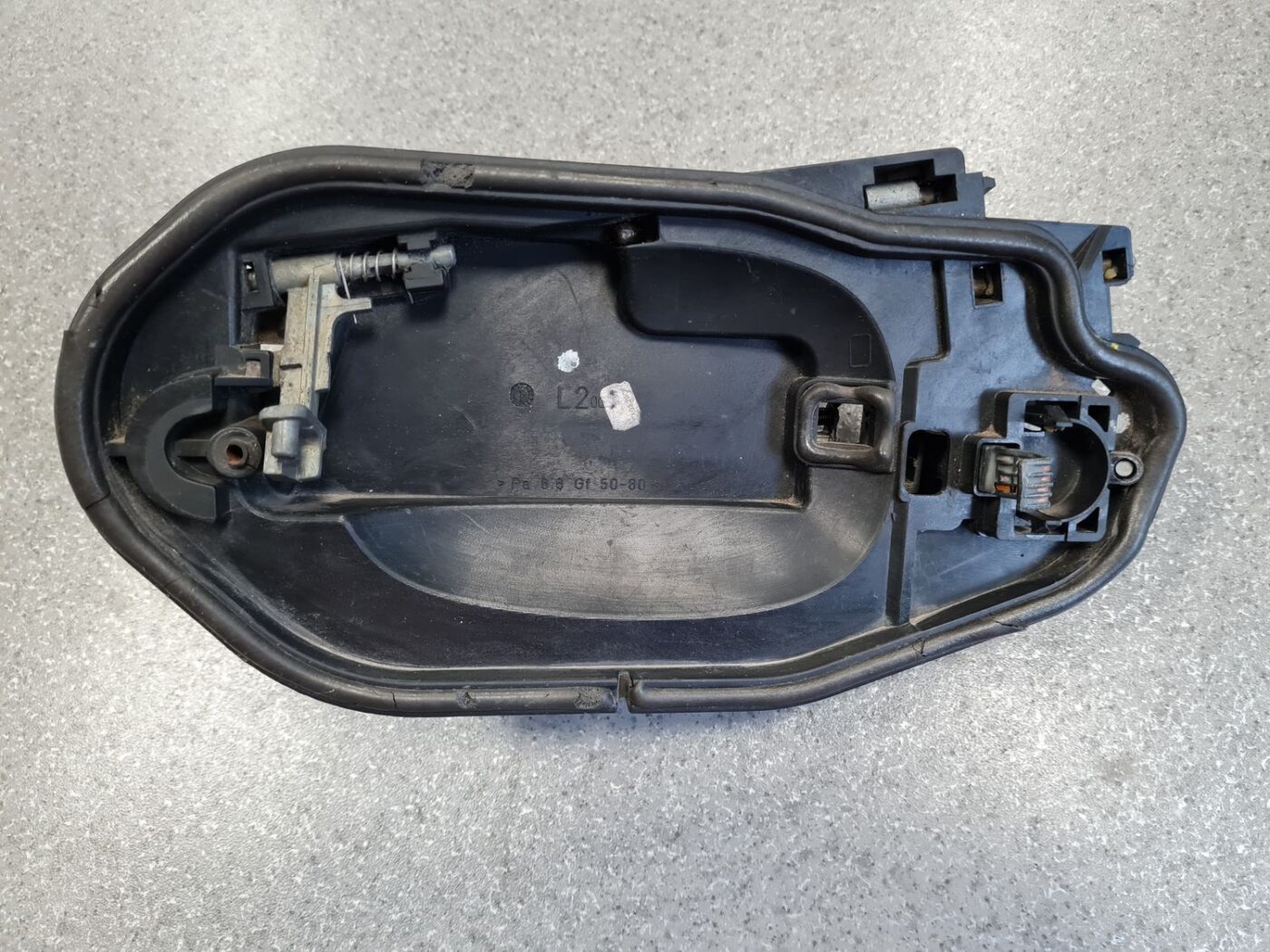 Durvju roktura iekšējais stiprinājums priekš BMW 530D E61 2006 TOURING BLUE 2 Durvju roktura iekšējais stiprinājums priekš BMW 530D E61 2006 TOURING BLUE