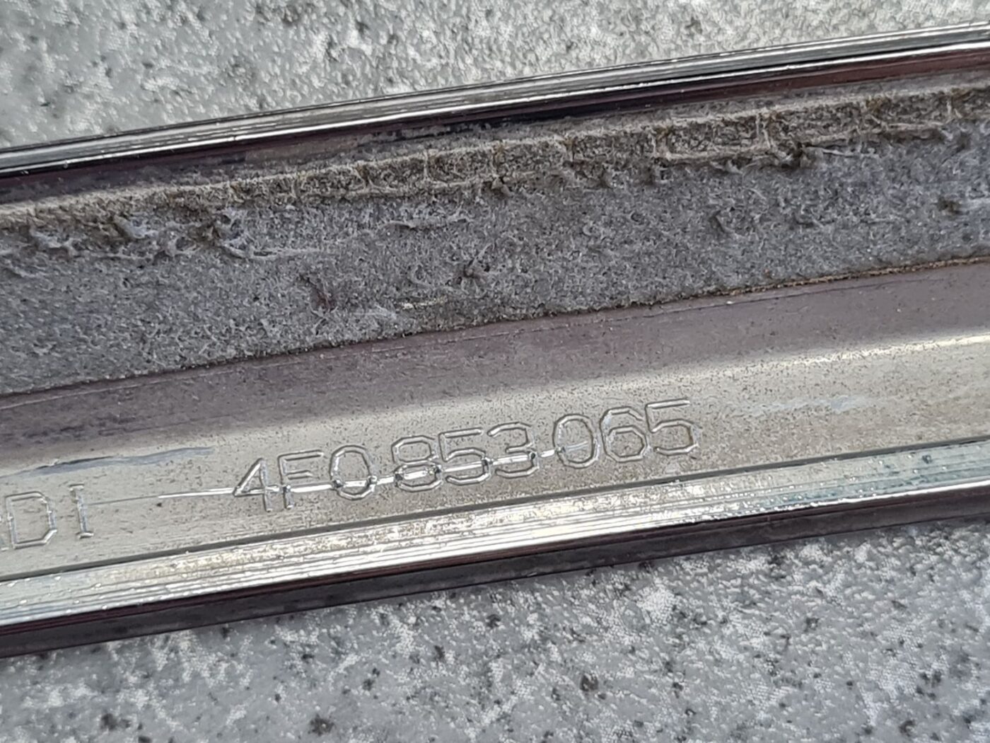 Priekšēja bufera uzlika priekš AUDI A6 AVANT 2007 QUATTRO 4 Priekšēja bufera uzlika priekš AUDI A6 AVANT 2007 QUATTRO