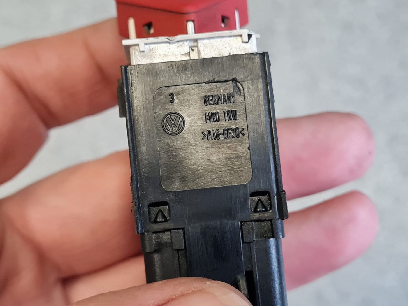 Trauksmes poga priekš VW PASSAT B6 2006 ANGL. UNIVERSAL 3 Trauksmes poga priekš VW PASSAT B6 2006 ANGL. UNIVERSAL