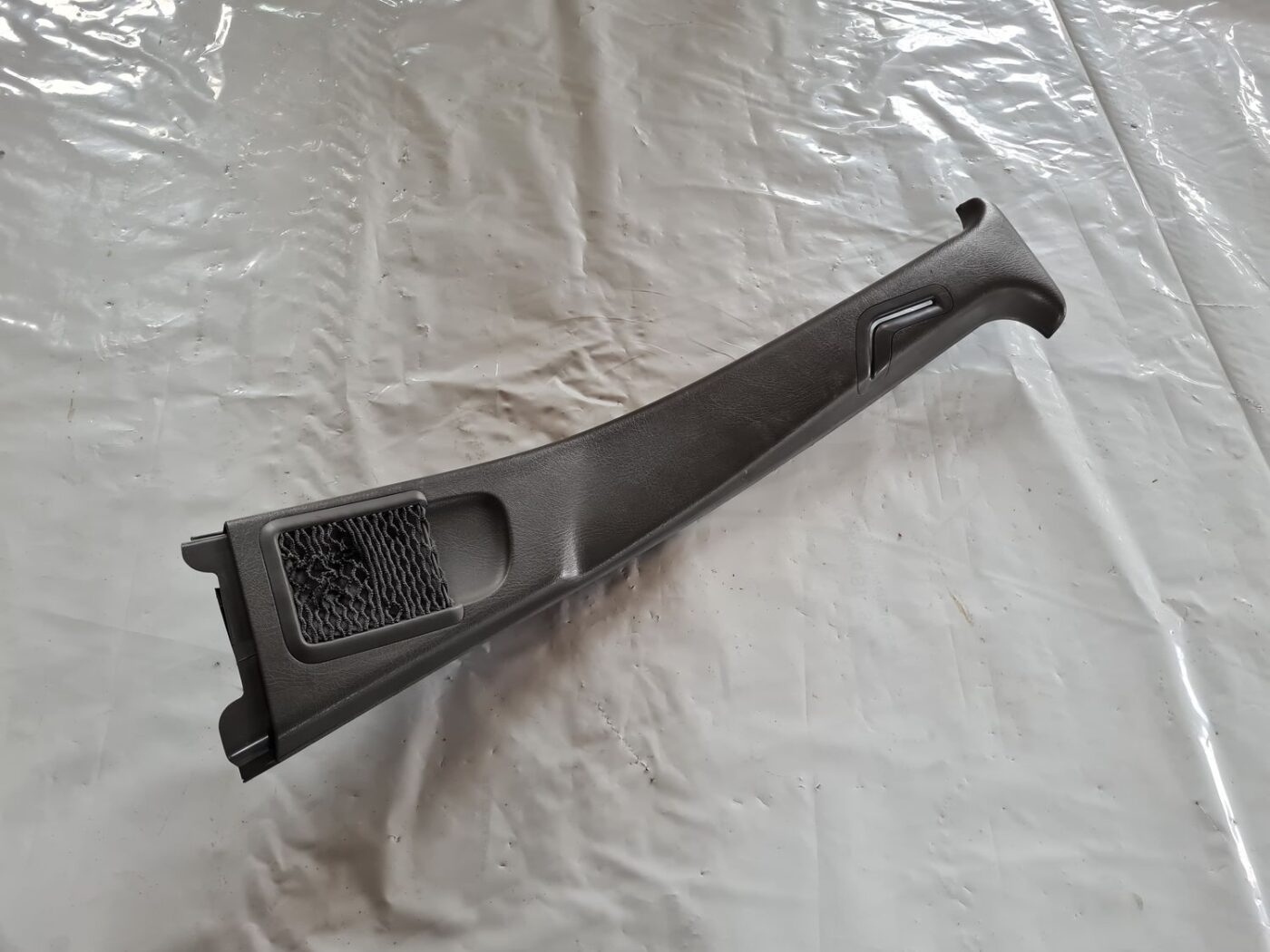 Vidējas salona statnes apdare priekš SAAB 9-5 1999 1 Vidējas salona statnes apdare priekš SAAB 9-5 1999