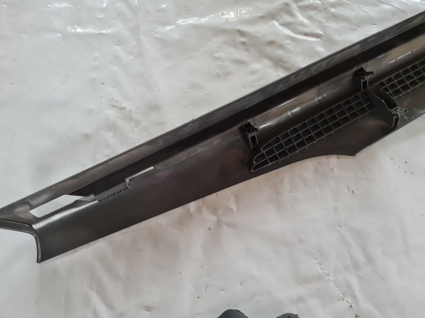 Bagāžnieka žalūziju sliedes priekš SAAB 9-5 1999 4 Bagāžnieka žalūziju sliedes priekš SAAB 9-5 1999