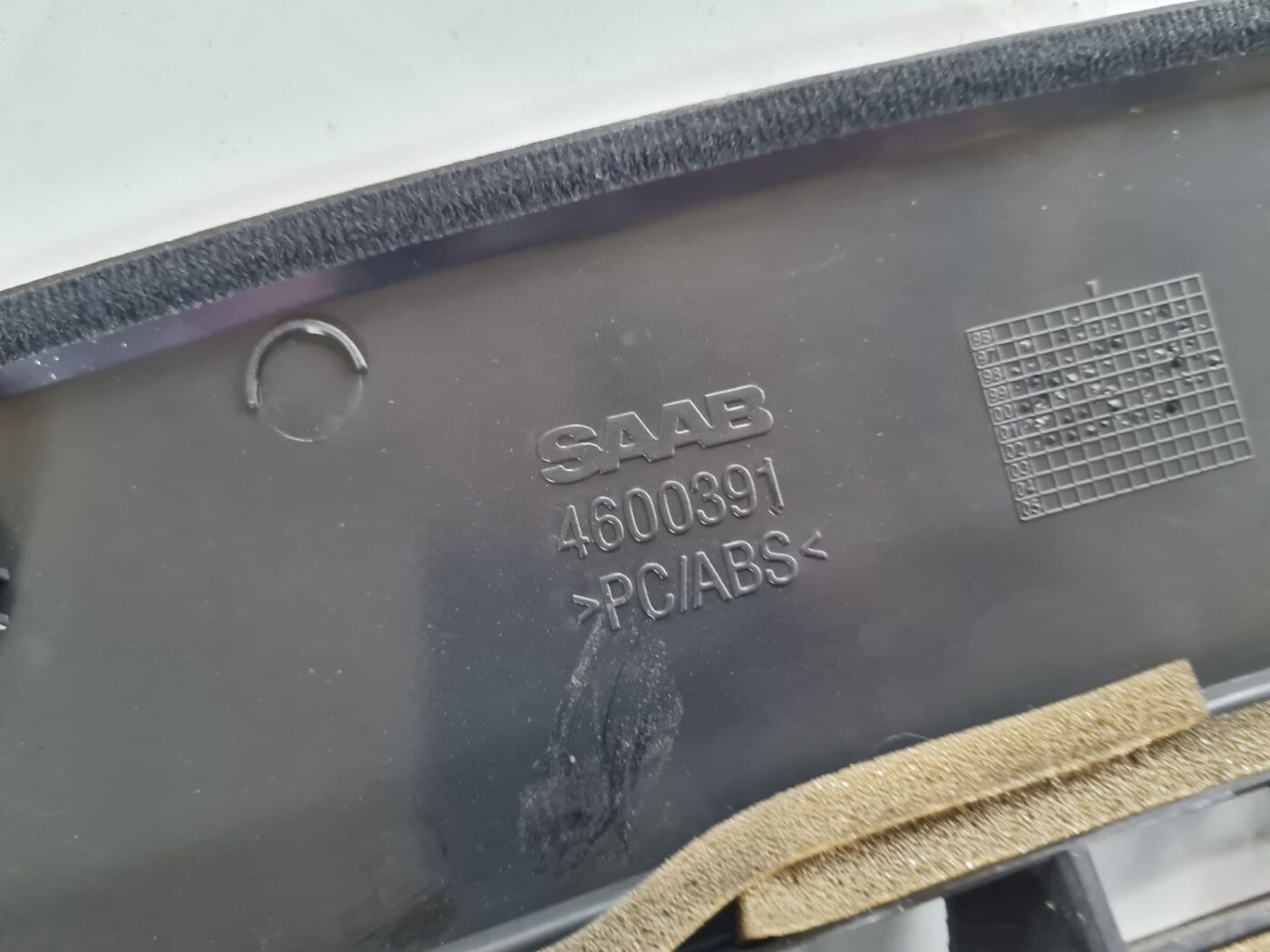 Vējstikla ventilācijas režģis (salonā) priekš SAAB 9-5 1999 3 Vējstikla ventilācijas režģis (salonā) priekš SAAB 9-5 1999