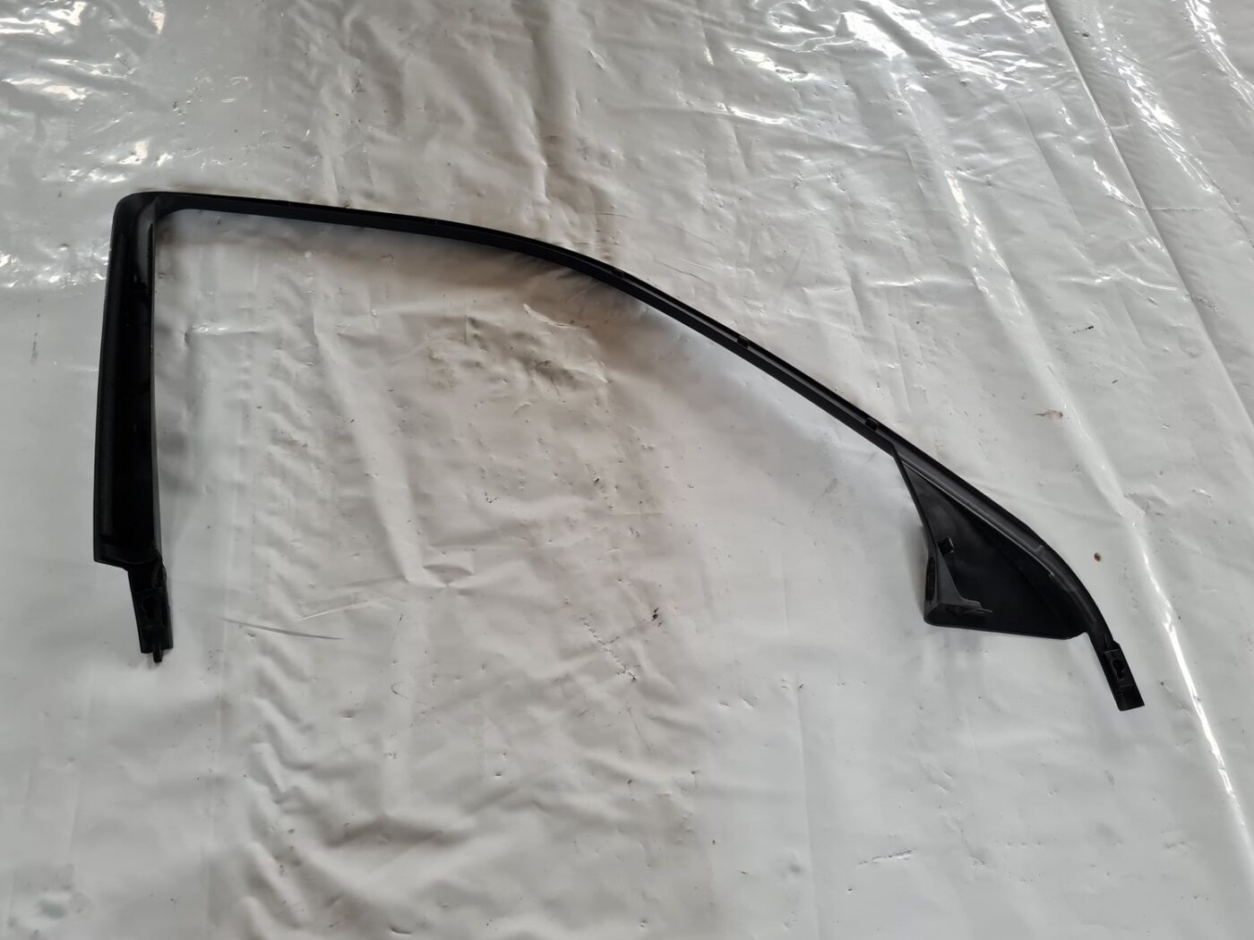 Durvju stikla moldings priekš SAAB 9-5 1999 2 Durvju stikla moldings priekš SAAB 9-5 1999