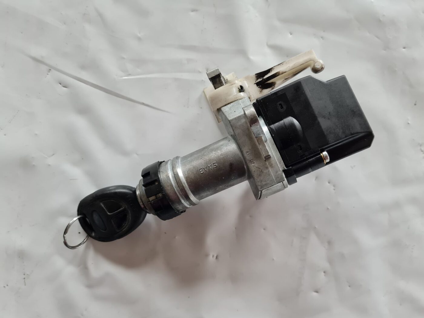 Aizdedzes slēdzene priekš SAAB 9-5 1999 4 Aizdedzes slēdzene priekš SAAB 9-5 1999