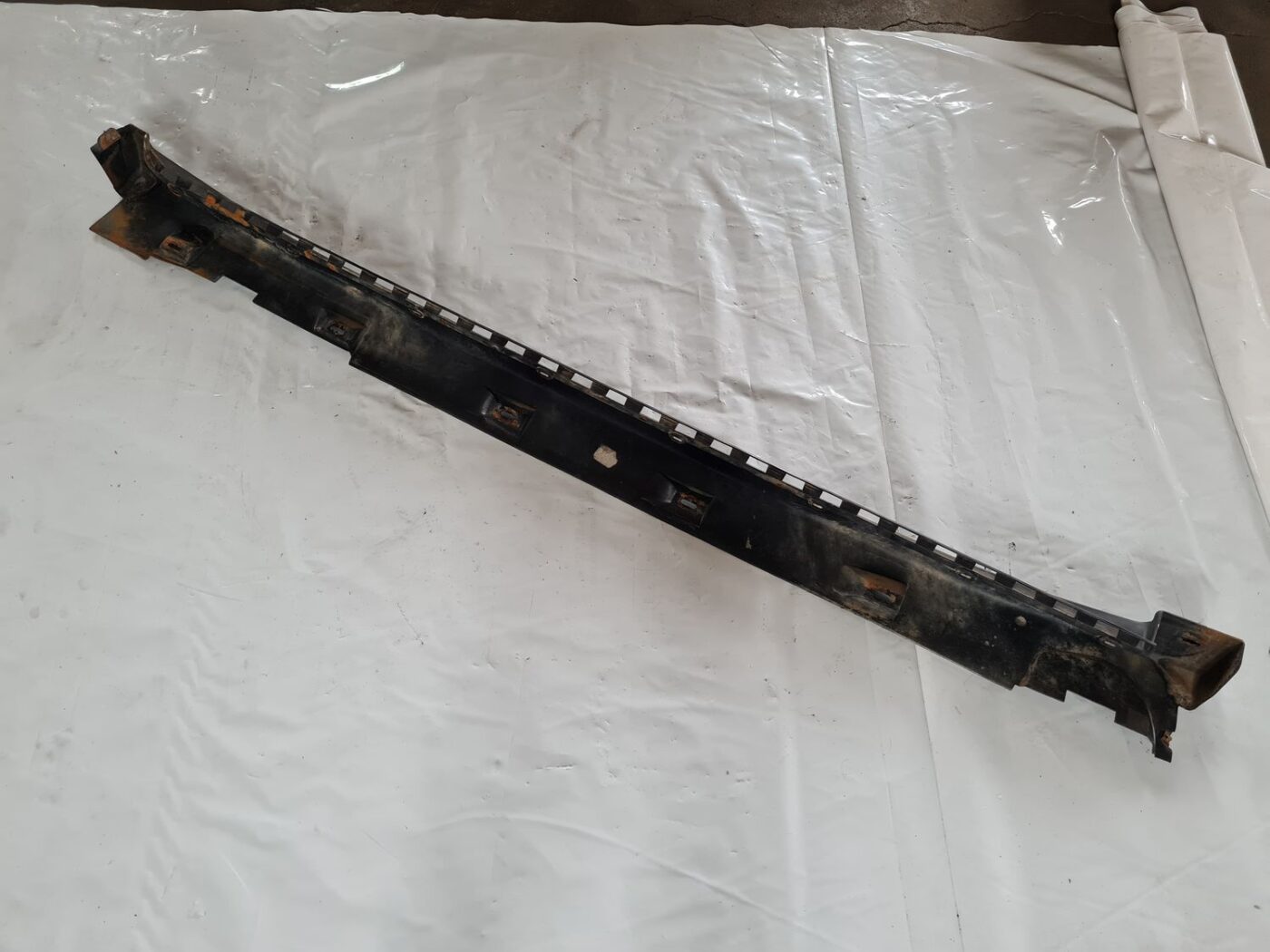 Ārēja sliekšņa kreisa uzlika priekš SAAB 9-5 1999 7 Ārēja sliekšņa kreisa uzlika priekš SAAB 9-5 1999