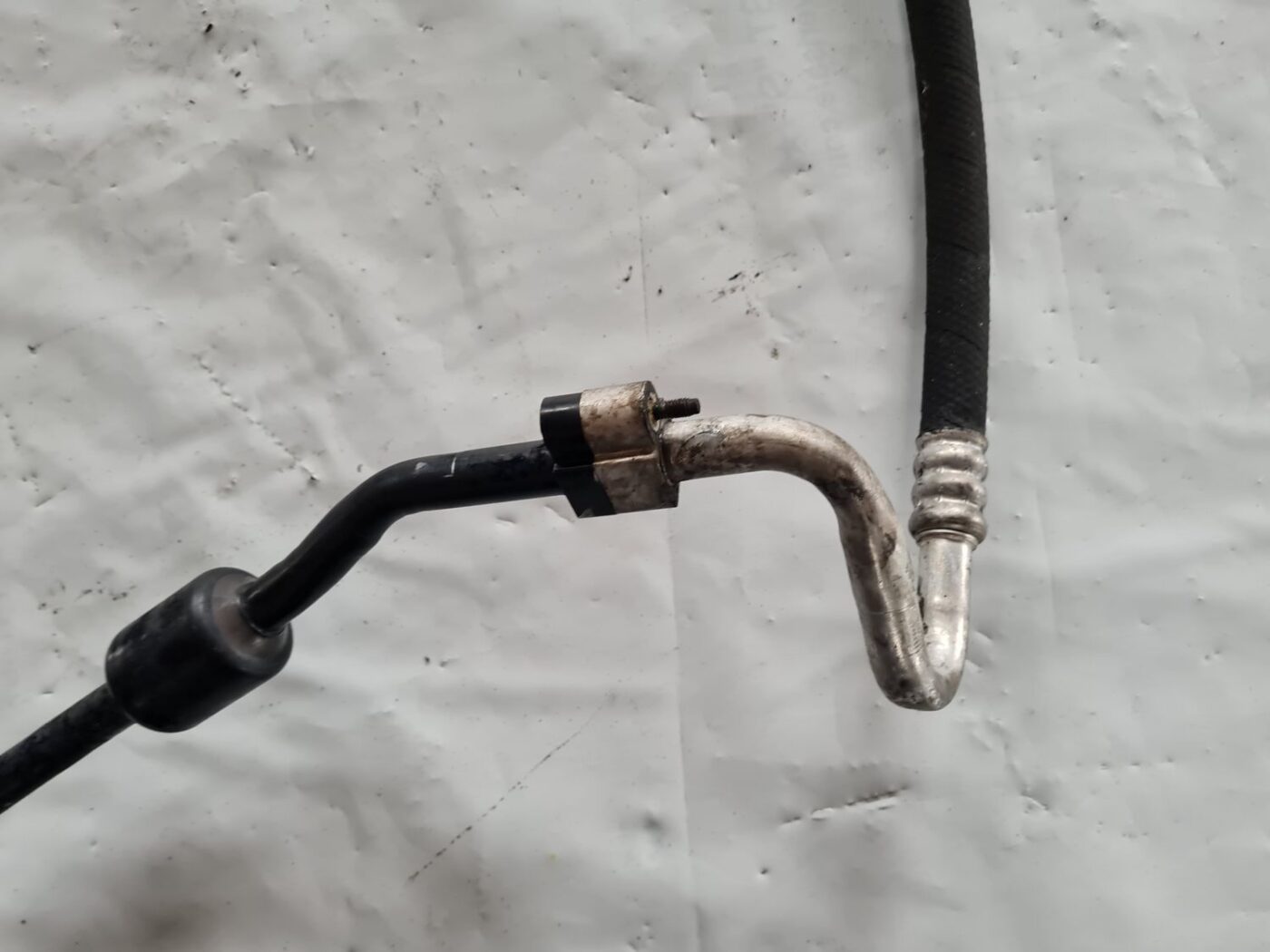 Gaisa kondicioniera galvenā caurule priekš SAAB 9-5 1999 7 Gaisa kondicioniera galvenā caurule priekš SAAB 9-5 1999