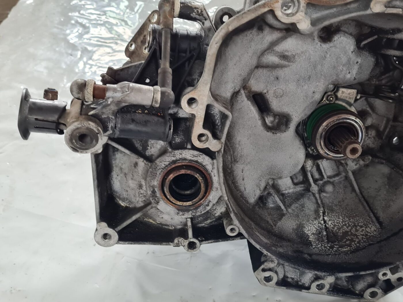 Mehāniska pārnesumkārba priekš SAAB 9-5 1999 6 Mehāniska pārnesumkārba priekš SAAB 9-5 1999