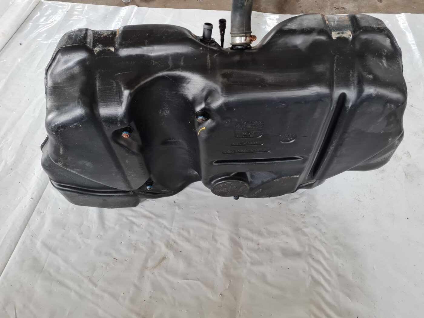 Degvielas tvertne priekš SAAB 9-5 1999 3 Degvielas tvertne priekš SAAB 9-5 1999