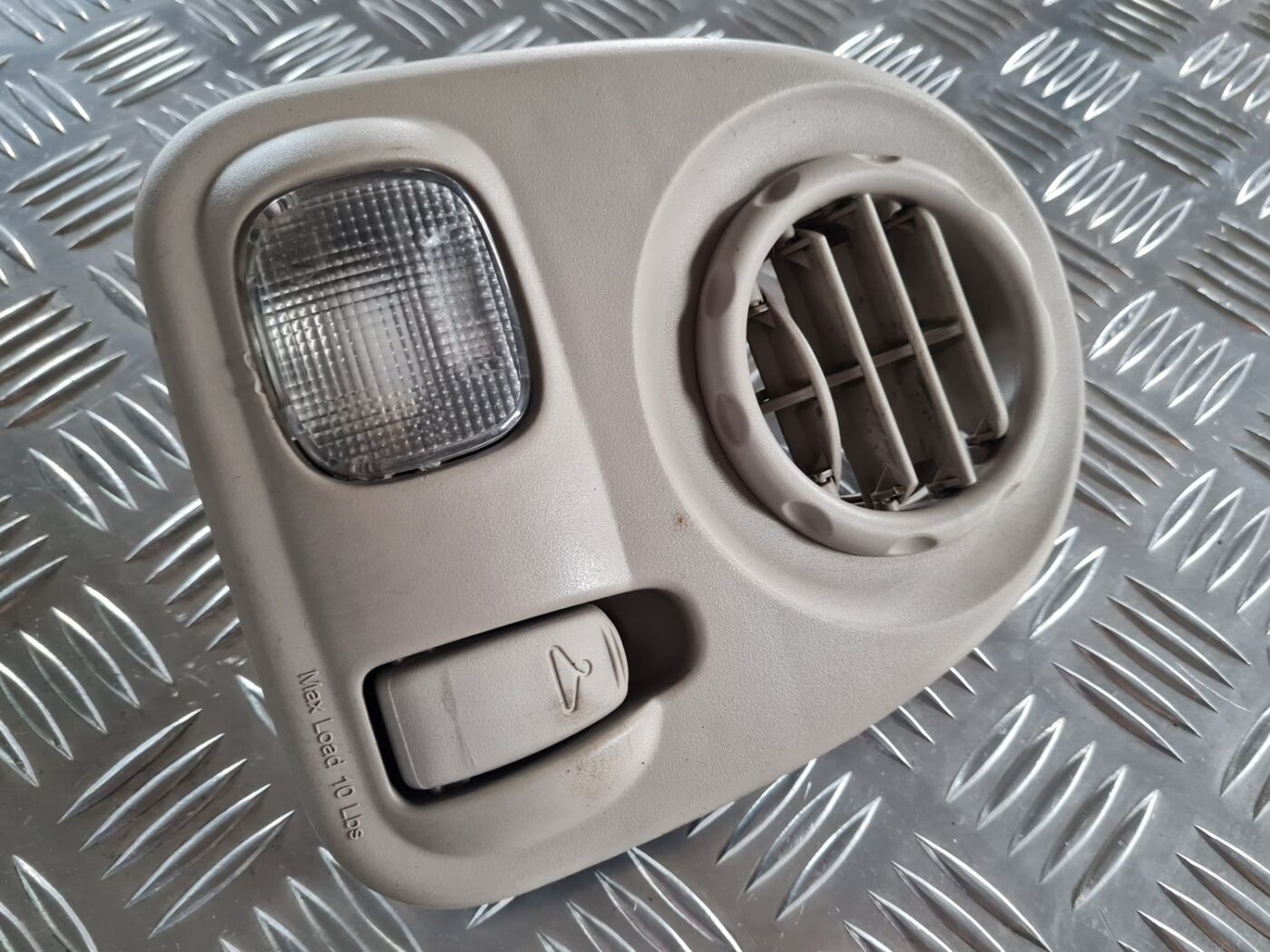 Aizmugurējo sēdvietu apgaismojums priekš CHRYSLER VOYAGER 2006 2 Aizmugurējo sēdvietu apgaismojums priekš CHRYSLER VOYAGER 2006