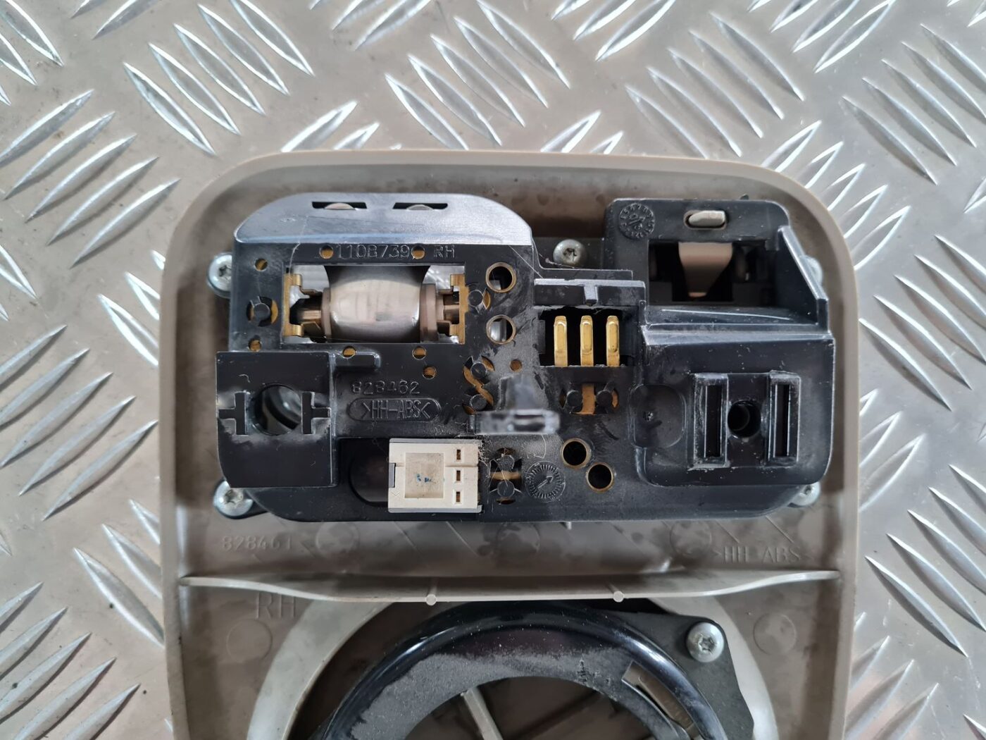 Aizmugurējo sēdvietu apgaismojums priekš CHRYSLER VOYAGER 2006 5 Aizmugurējo sēdvietu apgaismojums priekš CHRYSLER VOYAGER 2006