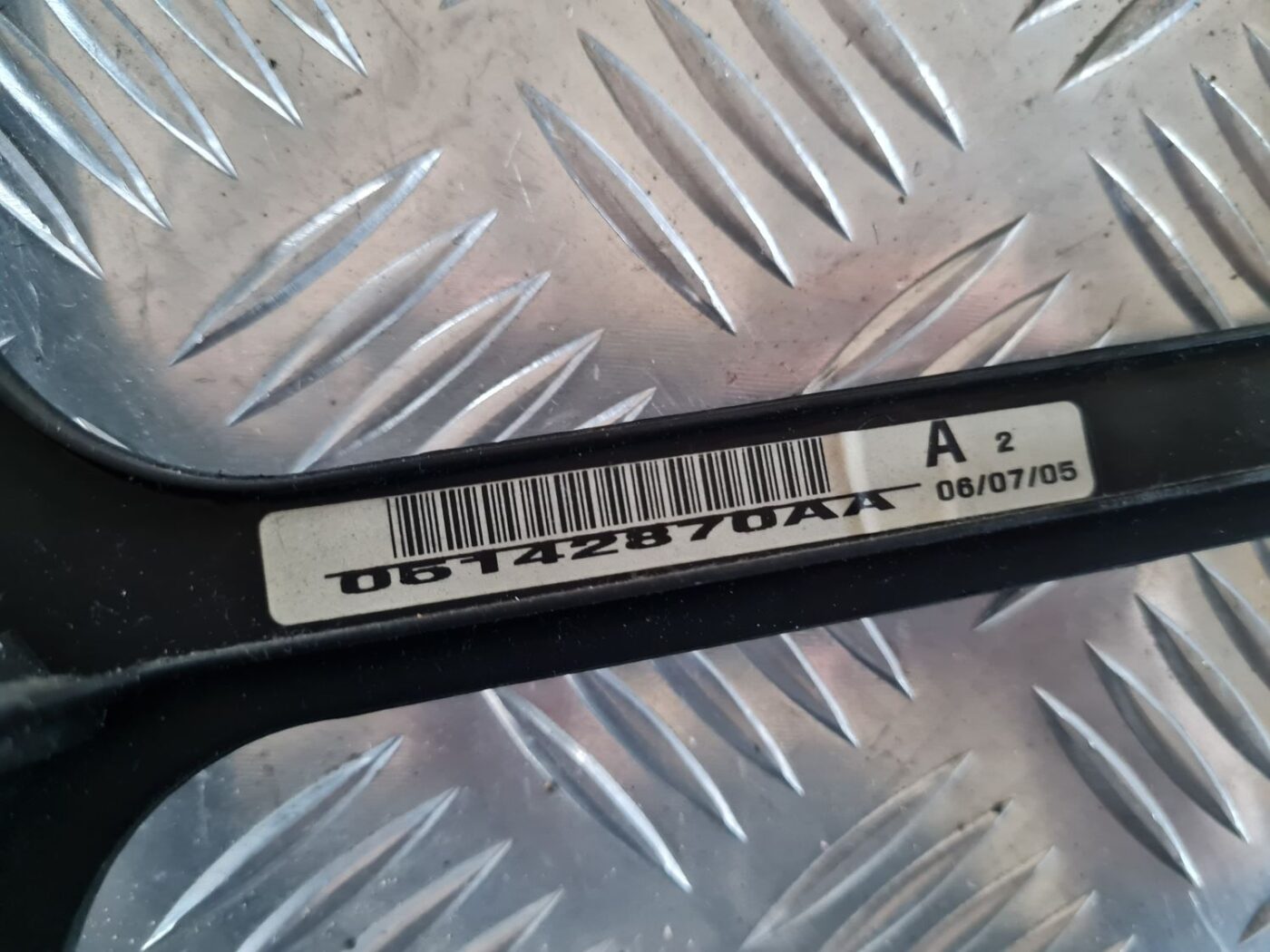 Mērinstrumentu paneļa dekoratīvais rāmis priekš CHRYSLER VOYAGER 2006 7 Mērinstrumentu paneļa dekoratīvais rāmis priekš CHRYSLER VOYAGER 2006